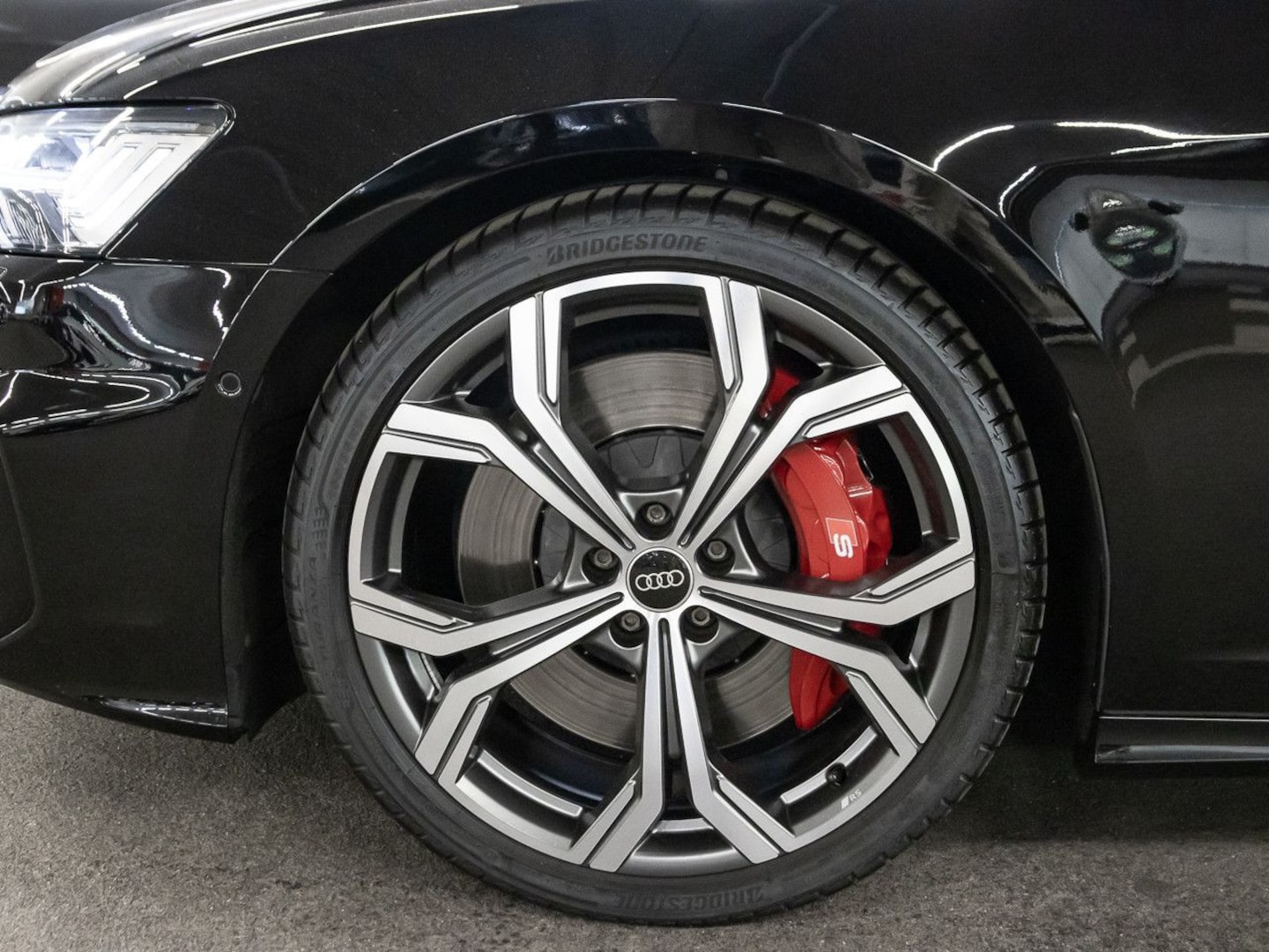 Bild über Audi S6 Avant TDI quattro tiptronic - für weitere Informationen kontaktieren Sie den Audi Partner