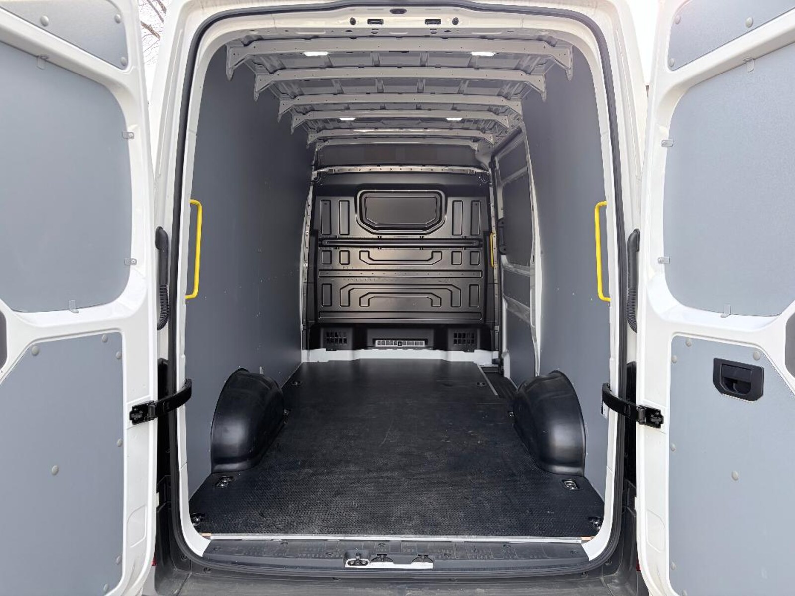 Volkswagen Crafter Kasten mittlerer Radstand – Bild 17
