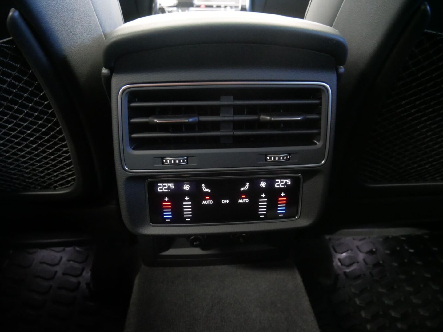 Bild über Audi Q7 competition plus 50 TDI quattro tiptronic - für weitere Informationen kontaktieren Sie den Audi Partner