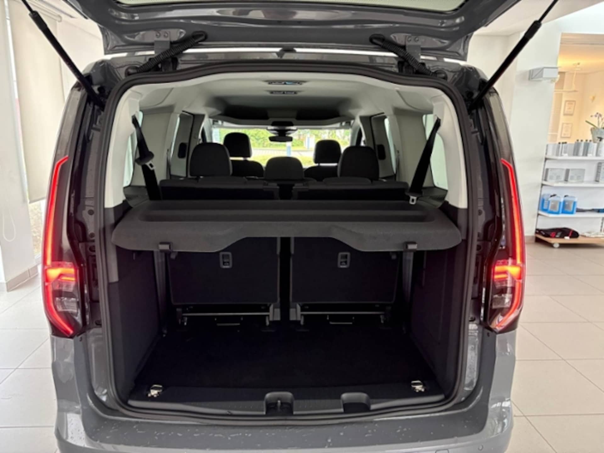 Volkswagen Caddy Maxi Basis-Modell