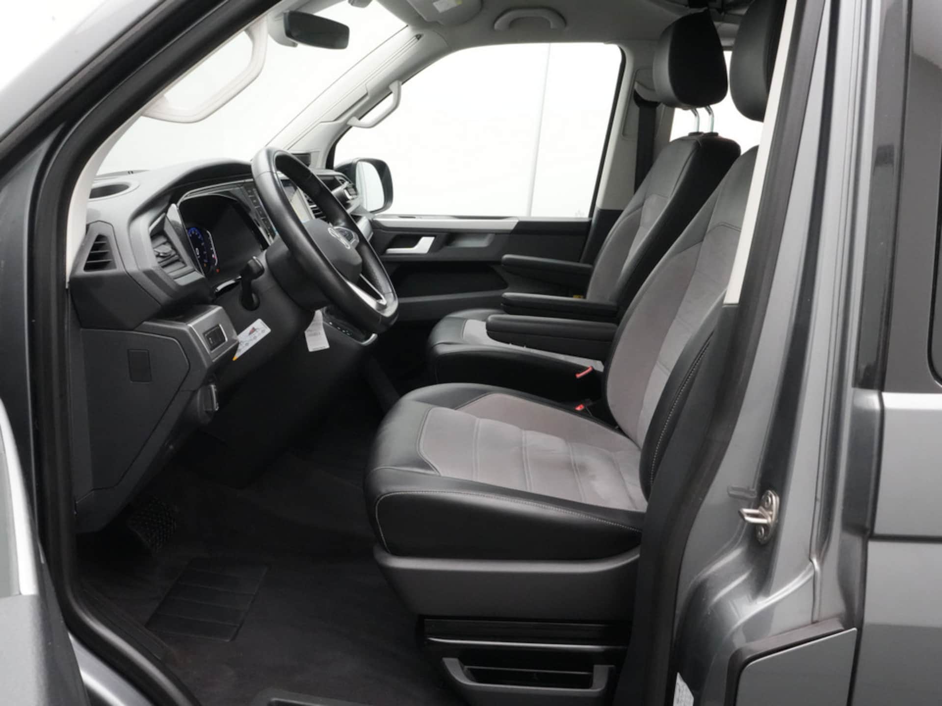 Volkswagen T6.1 California Beach