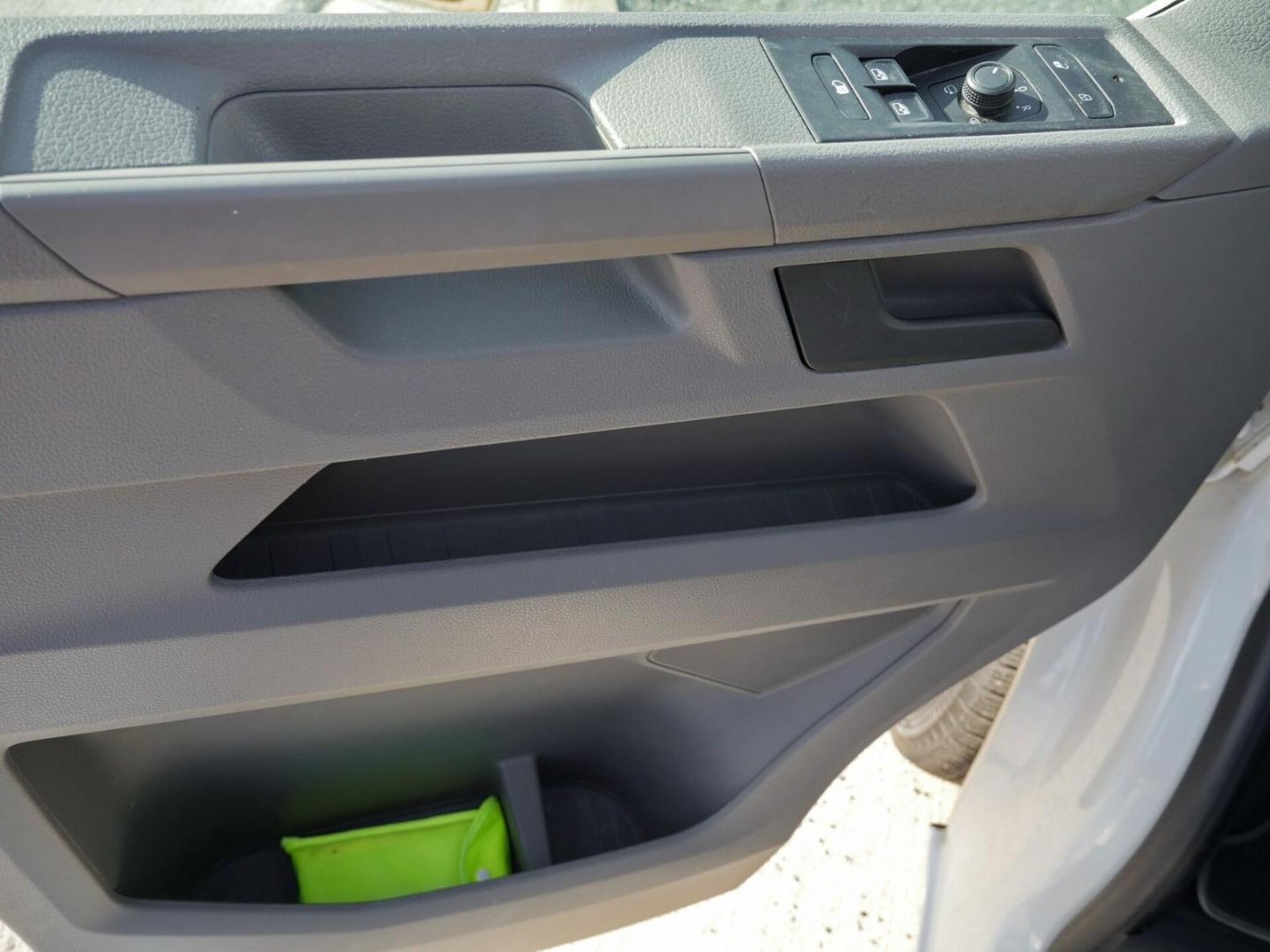 Volkswagen T6.1 Transporter Kasten langer Radstand