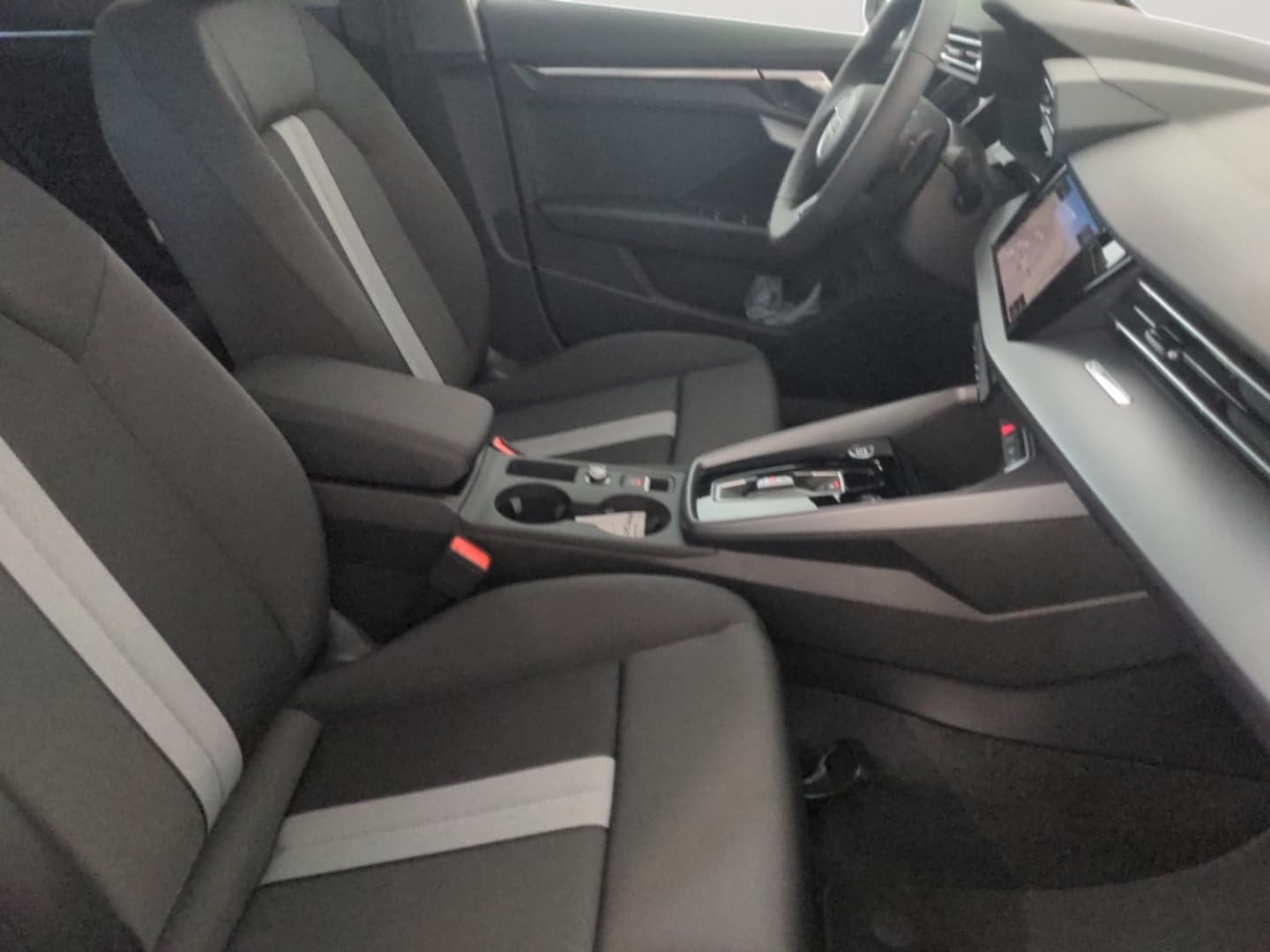 Bild über Audi A3 Sportback TFSI e advanced 40 TFSI e S tronic - für weitere Informationen kontaktieren Sie den Audi Partner