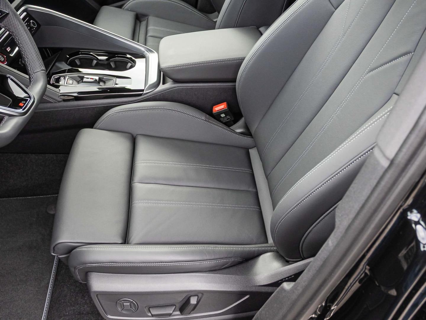 Bild über Audi Q5 Sportback TDI quattro 150 kW S tronic - für weitere Informationen kontaktieren Sie den Audi Partner