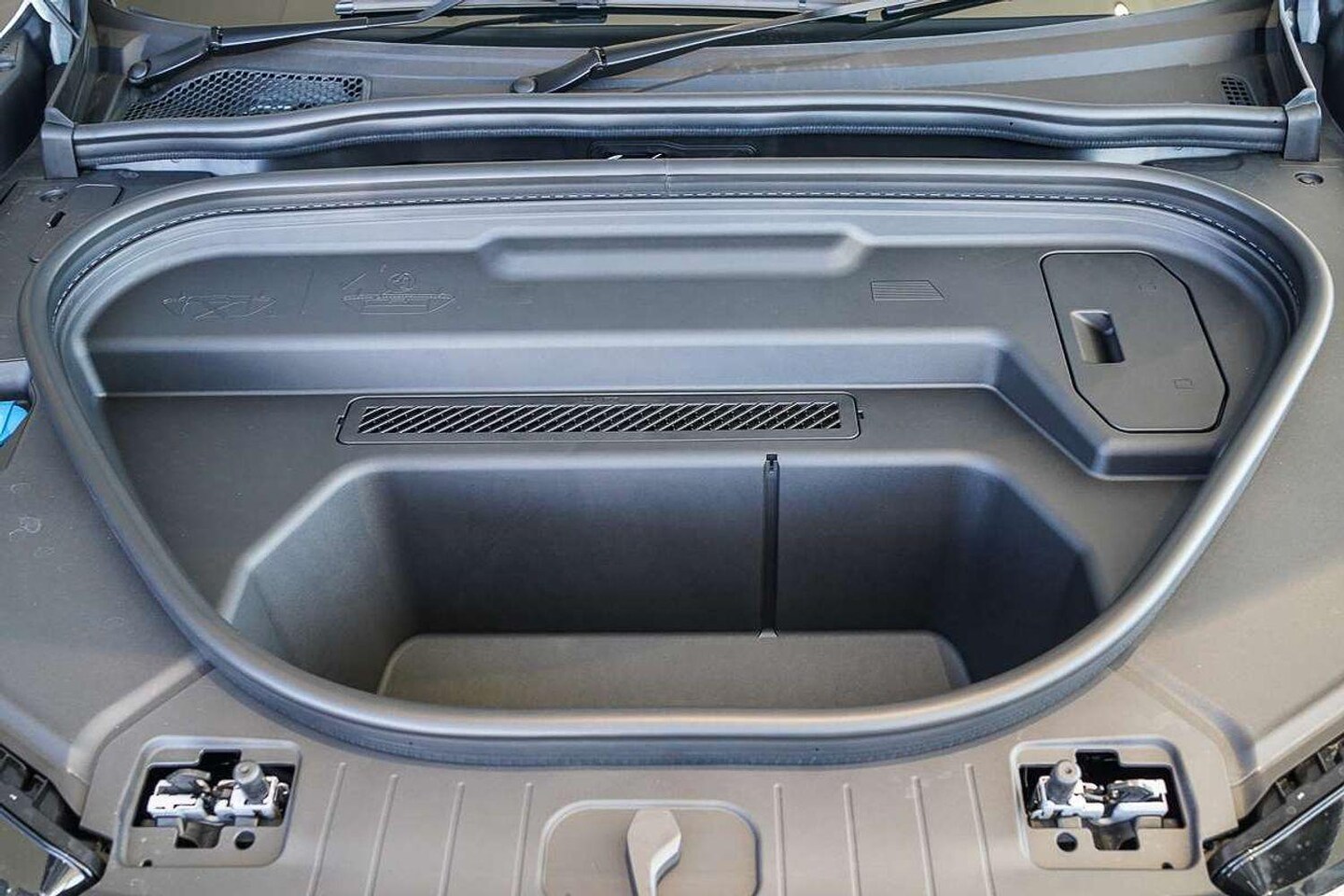 Image about Audi Q6 SUV e-tron e-tron
