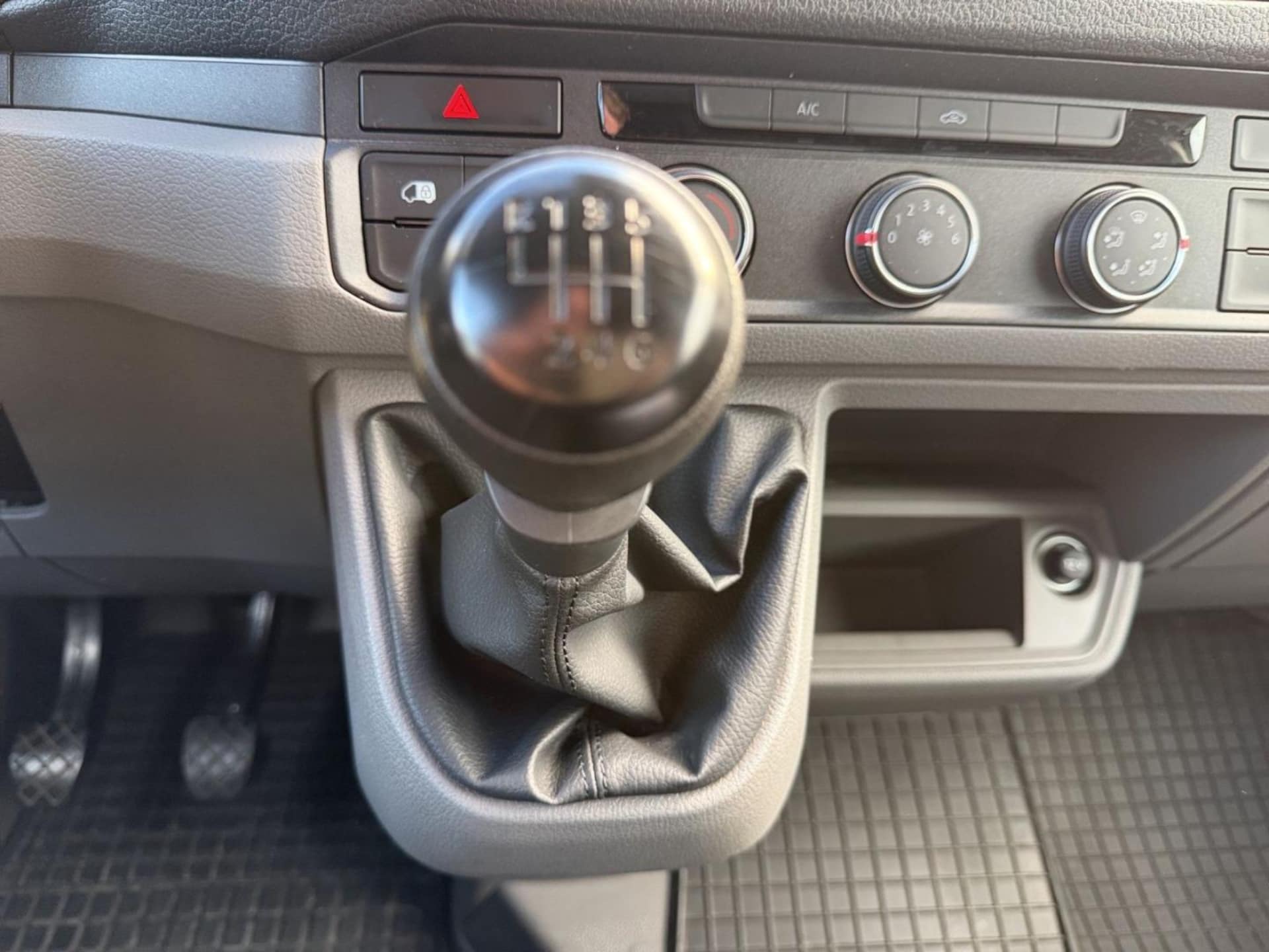 Volkswagen Crafter Kasten mittlerer Radstand