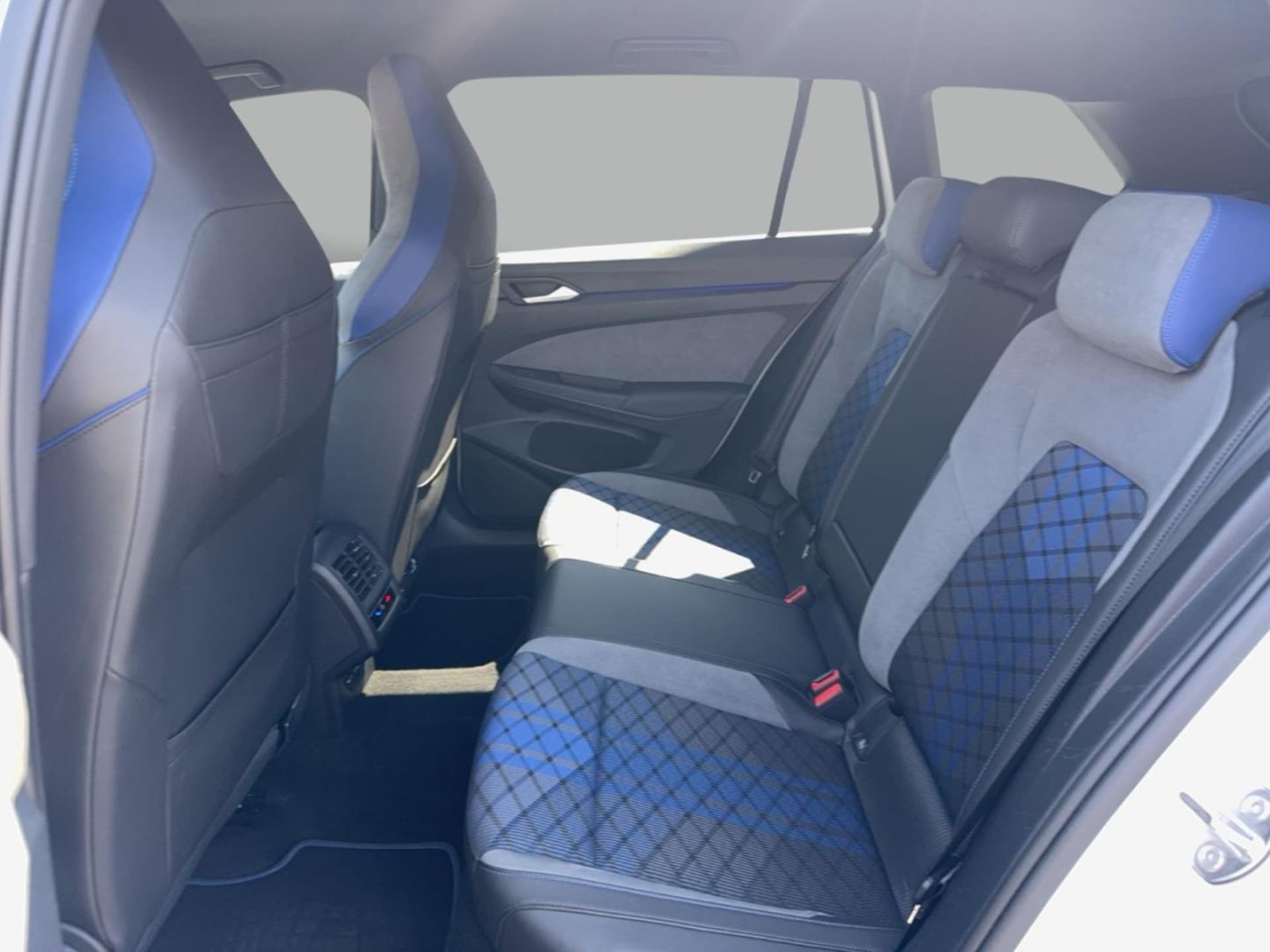 Volkswagen Golf Variant R