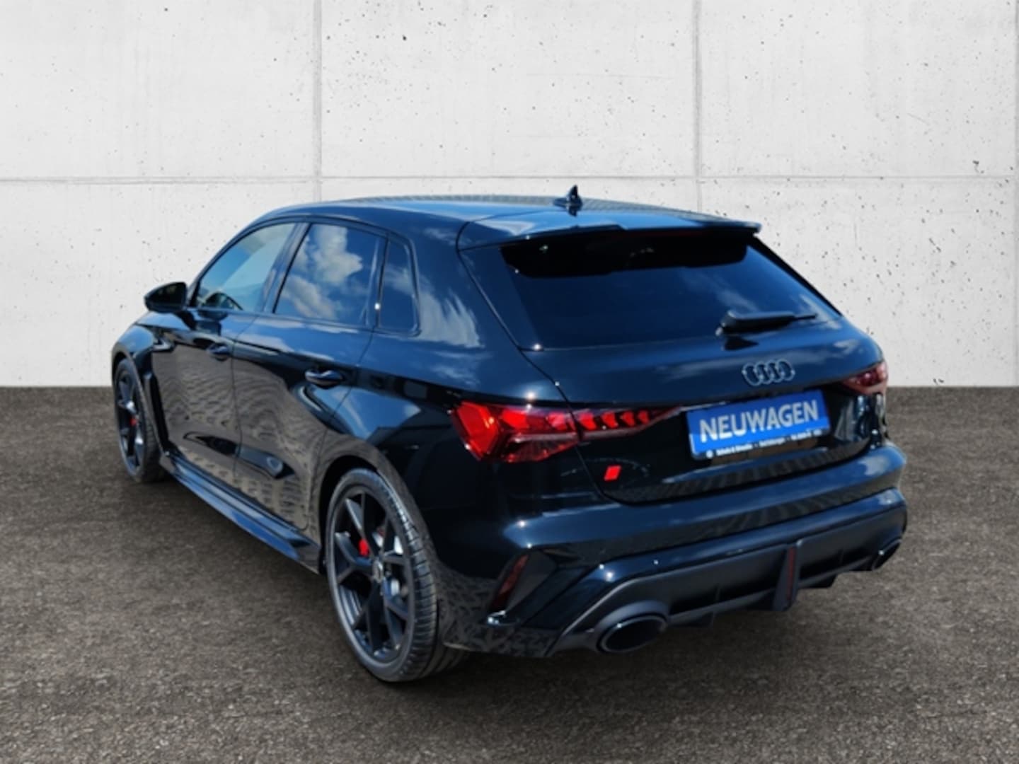 Bild über Audi RS 3 Sportback TFSI quattro 294 kW S tronic - für weitere Informationen kontaktieren Sie den Audi Partner