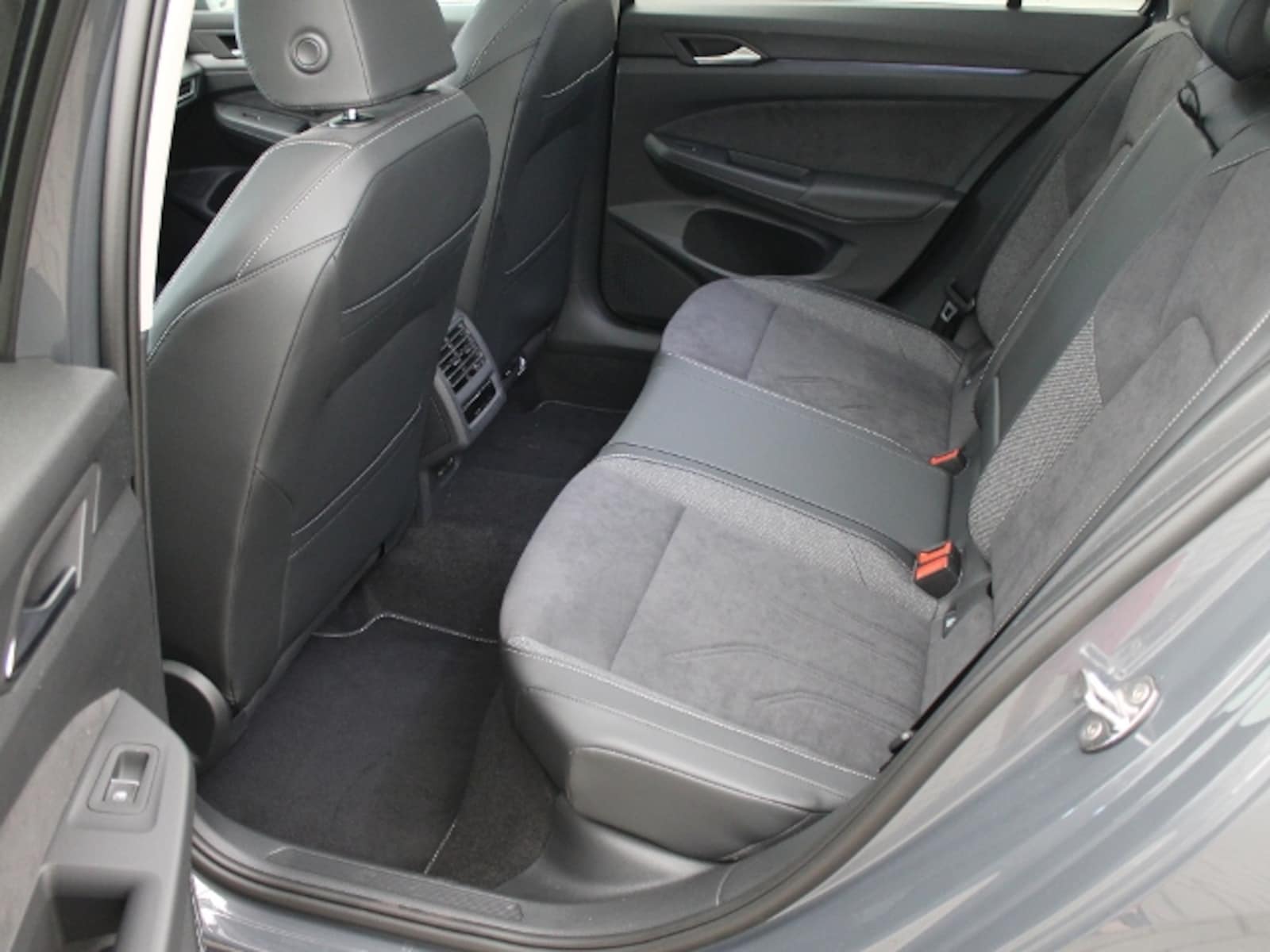 Volkswagen Golf Variant – Bild 13