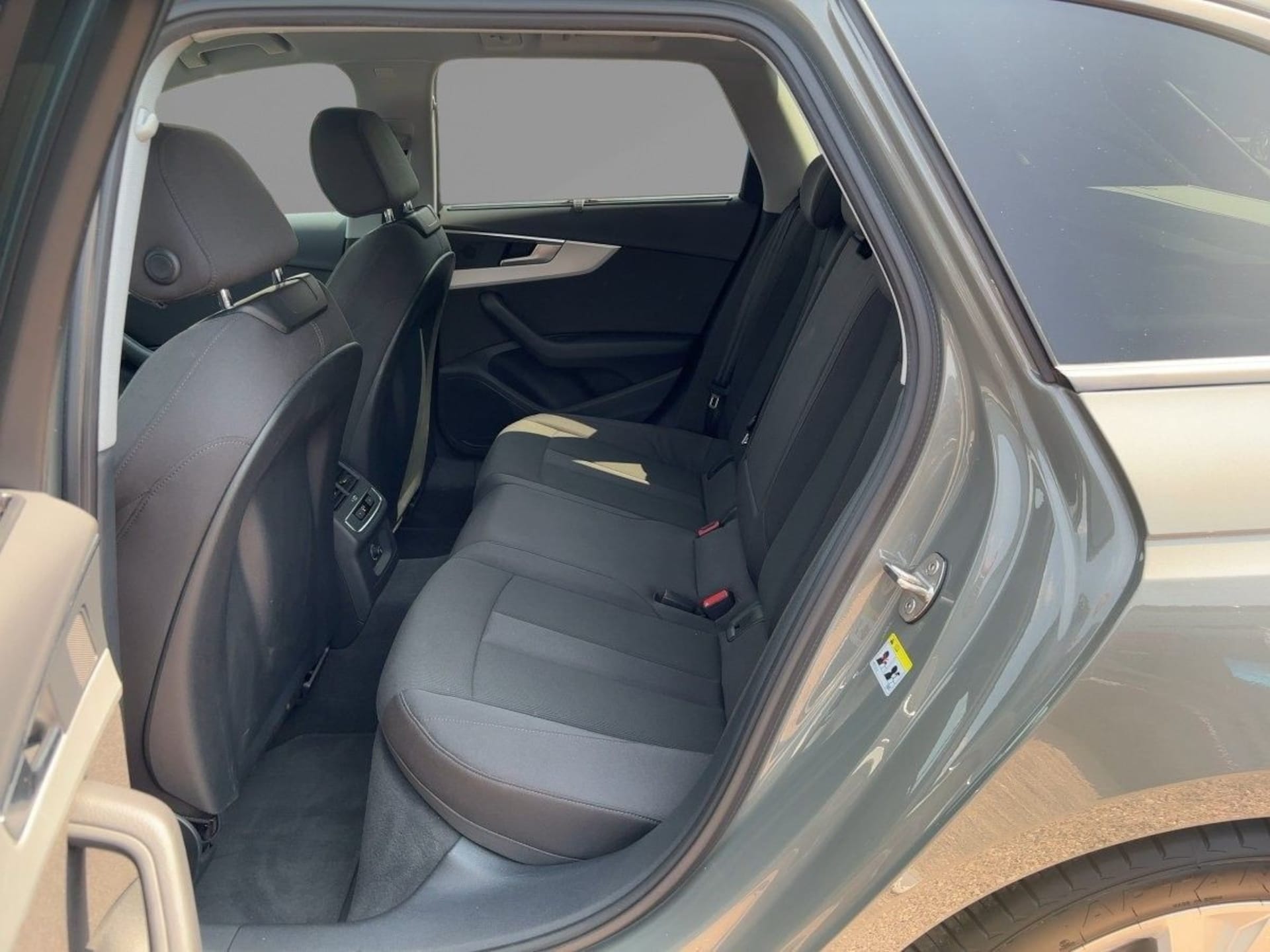 Audi A4 Avant S line