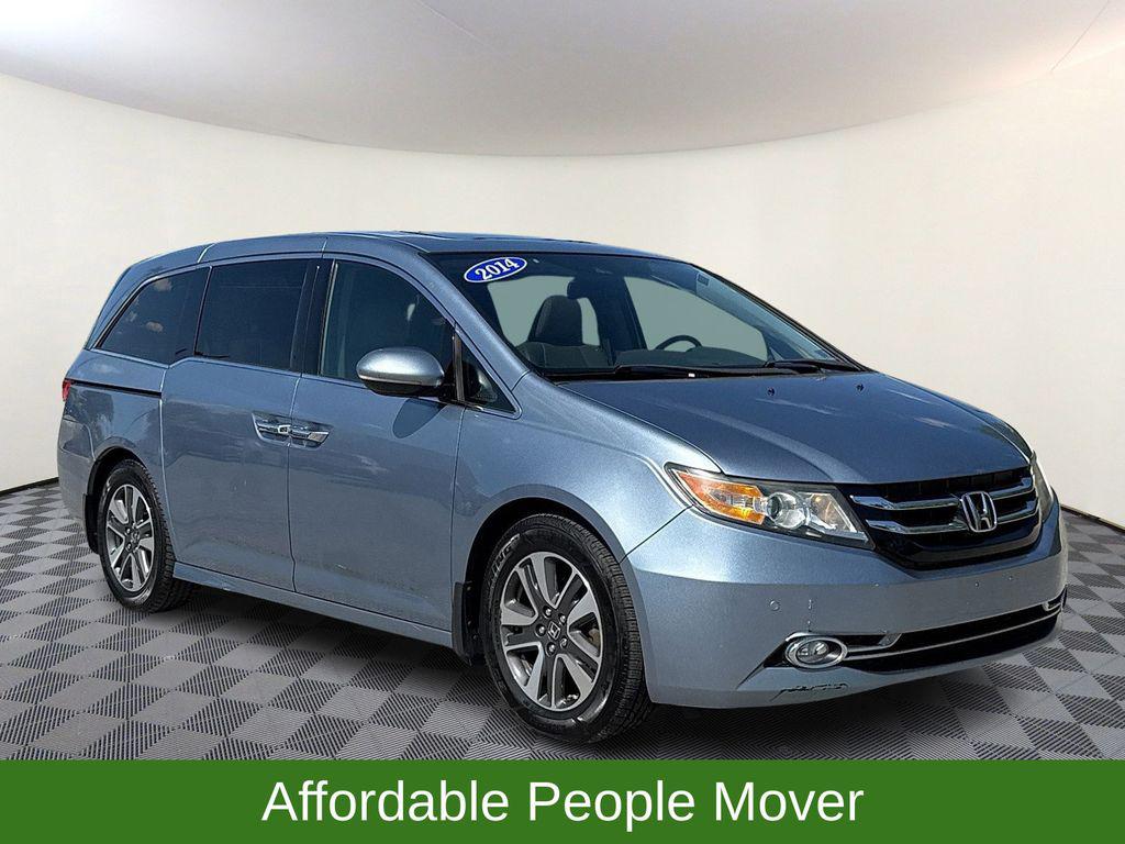 2014 Honda Odyssey Touring's photo
