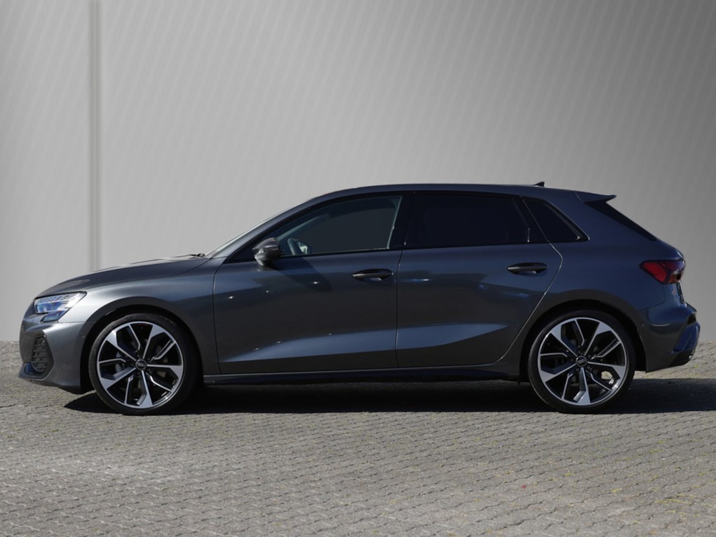 Bild über Audi A3 Sportback S line 35 TDI S tronic - für weitere Informationen kontaktieren Sie den Audi Partner
