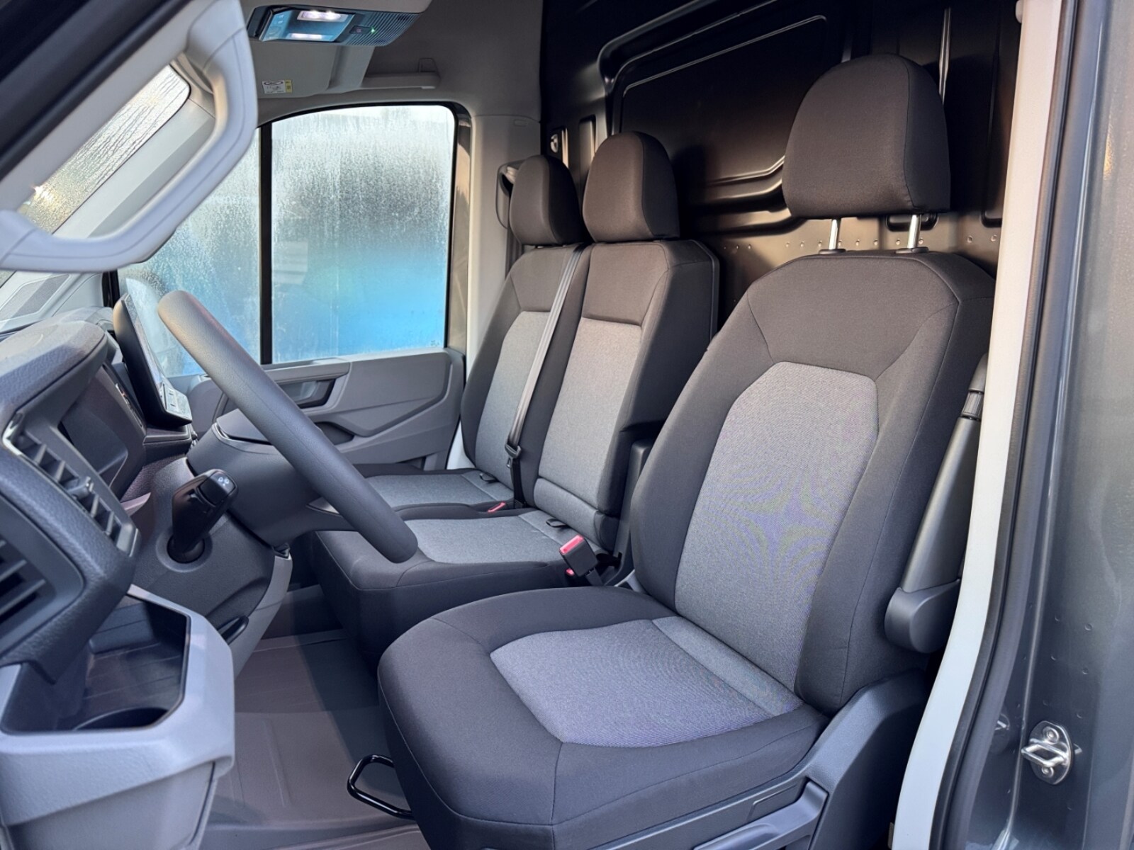 Volkswagen Crafter Kasten mittlerer Radstand – Bild 9
