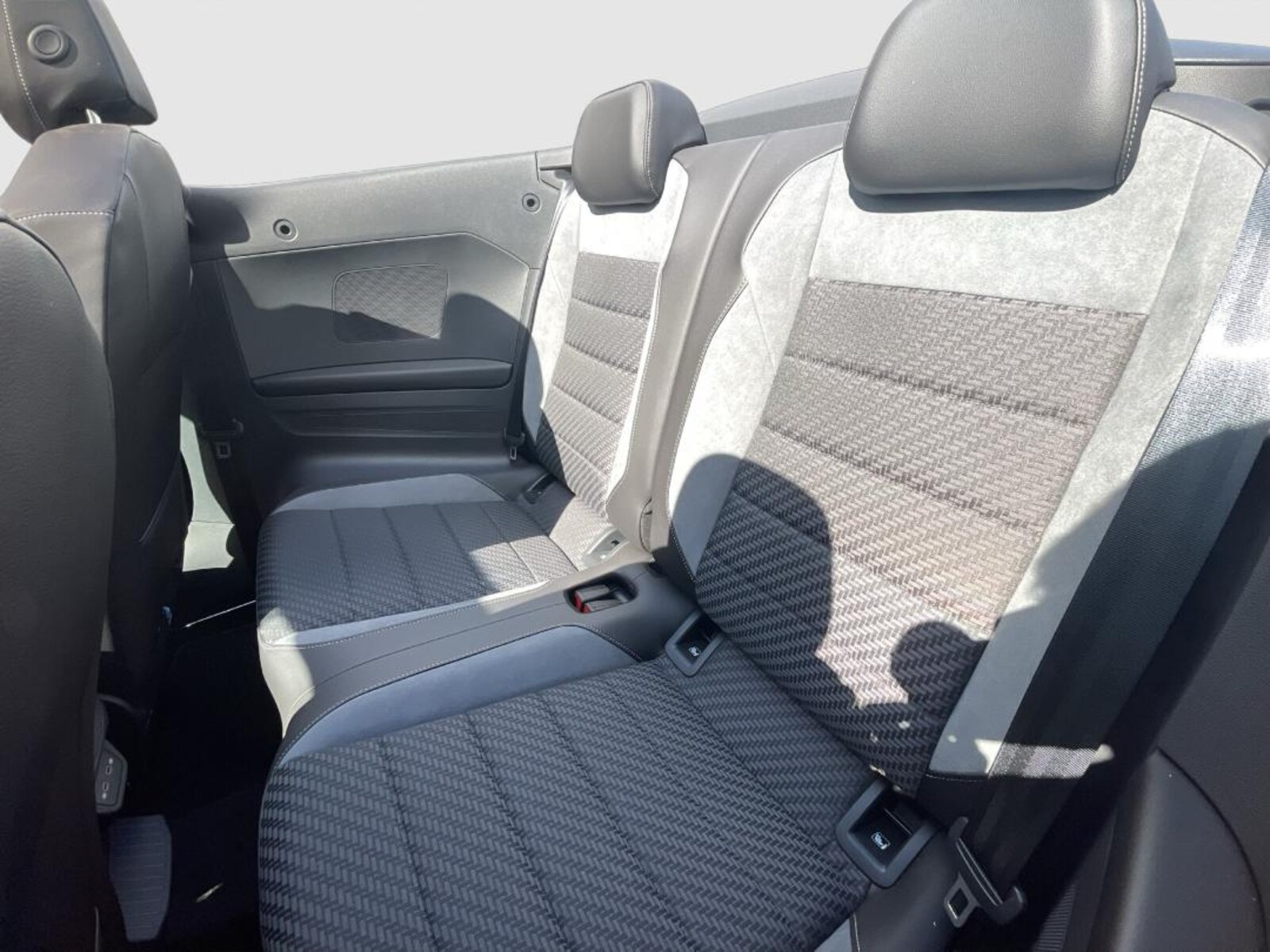 Volkswagen T-Roc Cabriolet – Bild 21