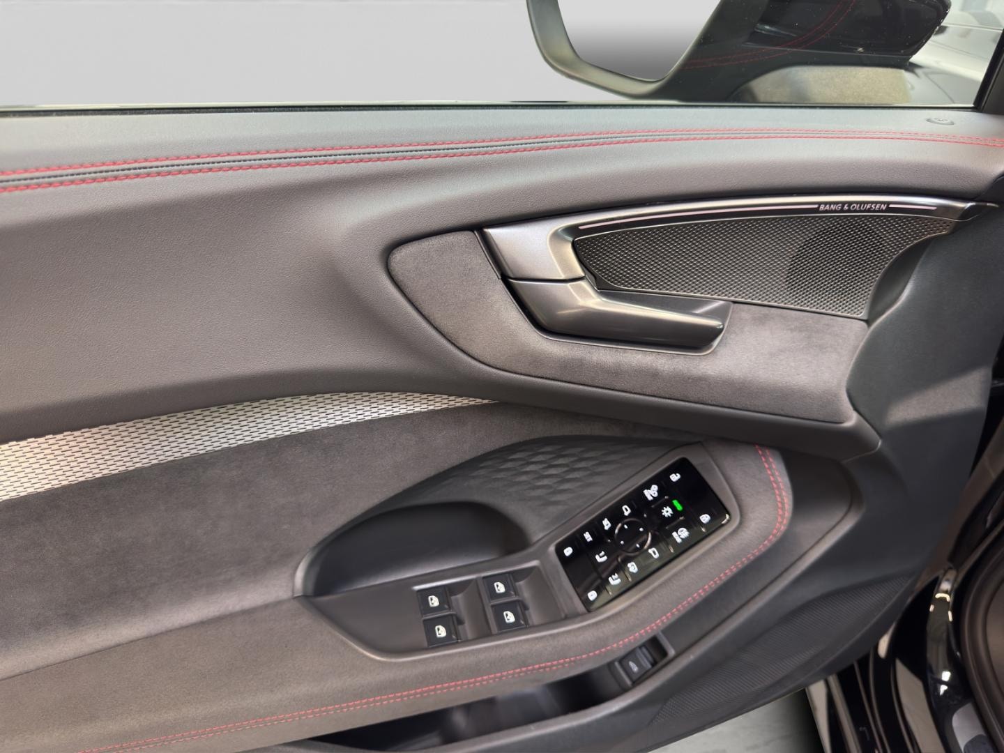 Bild über Audi A5 Avant TFSI 150 kW S tronic - für weitere Informationen kontaktieren Sie den Audi Partner
