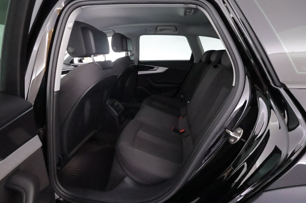 Bild som visar&nbsp;Audi A4 allroad quattro&nbsp;A4 allroad quattro 45 TFSI Proline 245 hk S tronic - för mer information kontakta din Audi Partner