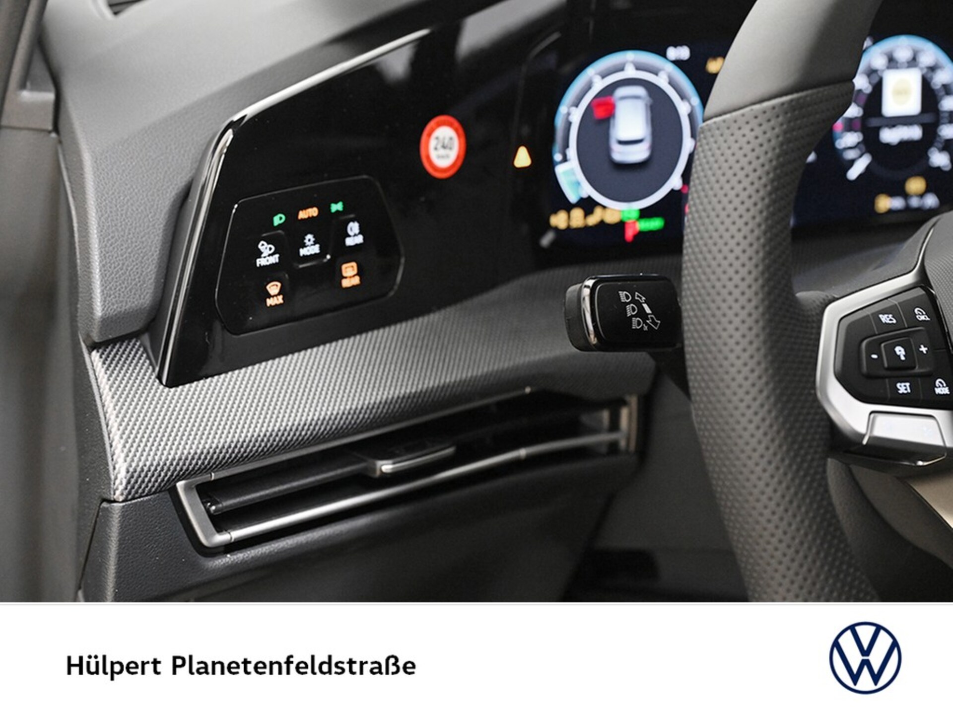 Volkswagen Golf R-Line