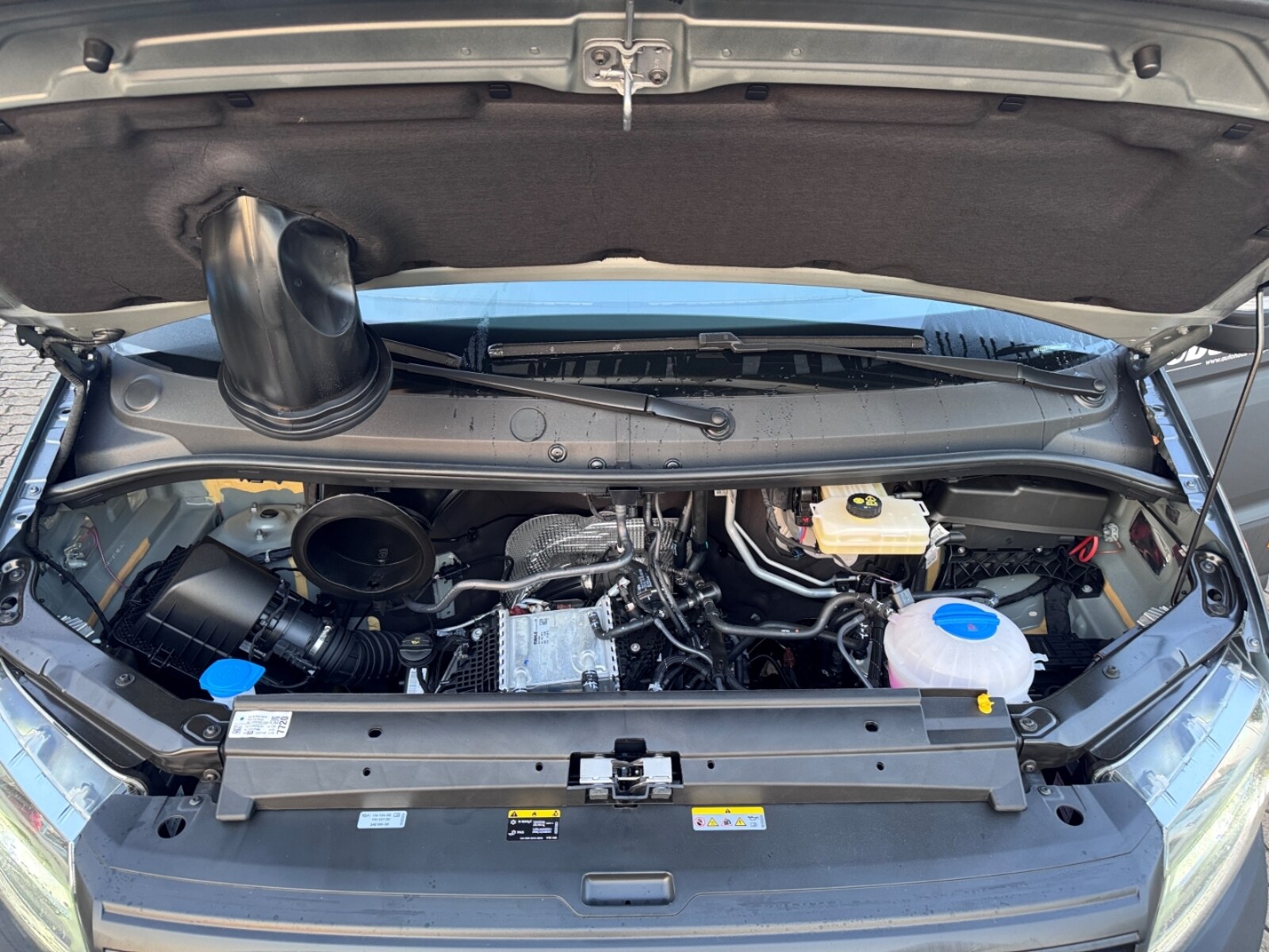 Volkswagen Crafter Kasten mittlerer Radstand – Bild 14