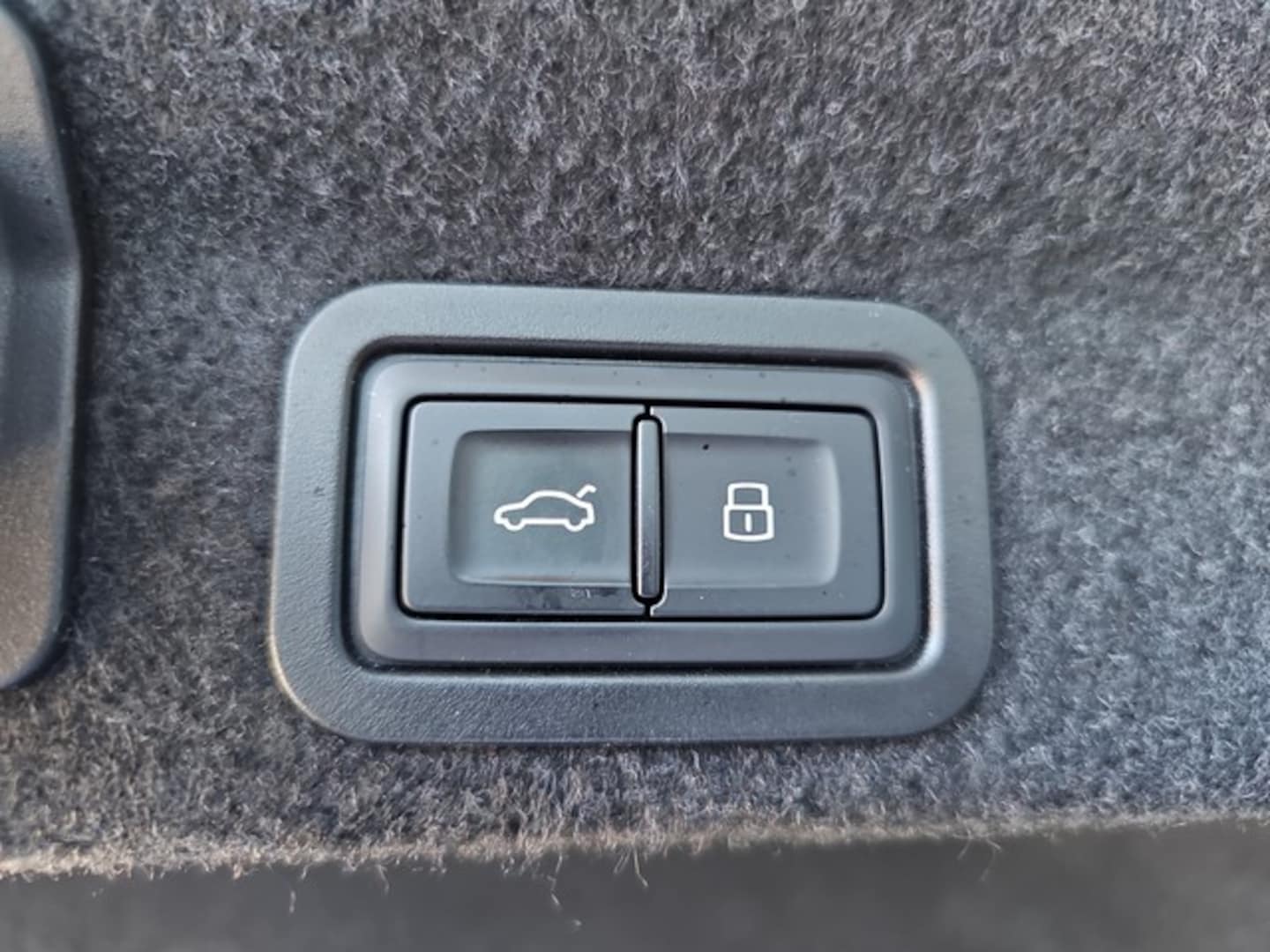 Bild über Audi S6 Limousine TDI quattro tiptronic - für weitere Informationen kontaktieren Sie den Audi Partner