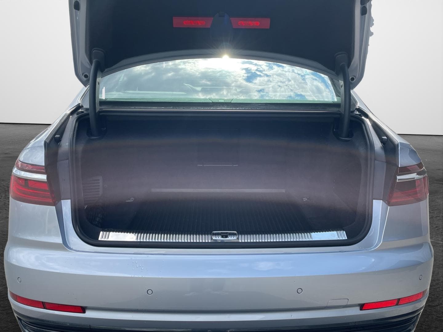 Bild über Audi A8 50 TDI quattro tiptronic - für weitere Informationen kontaktieren Sie den Audi Partner