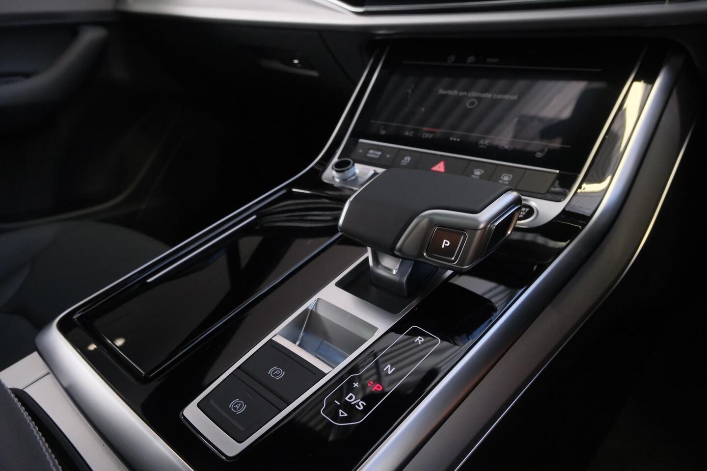 Image about Audi Q7 SUV TFSI quattro tiptronic