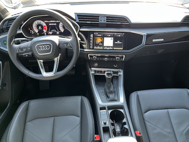 Audi Q3 40 TFSI quattro Premium 137 186 kW hp Tiptronic 8