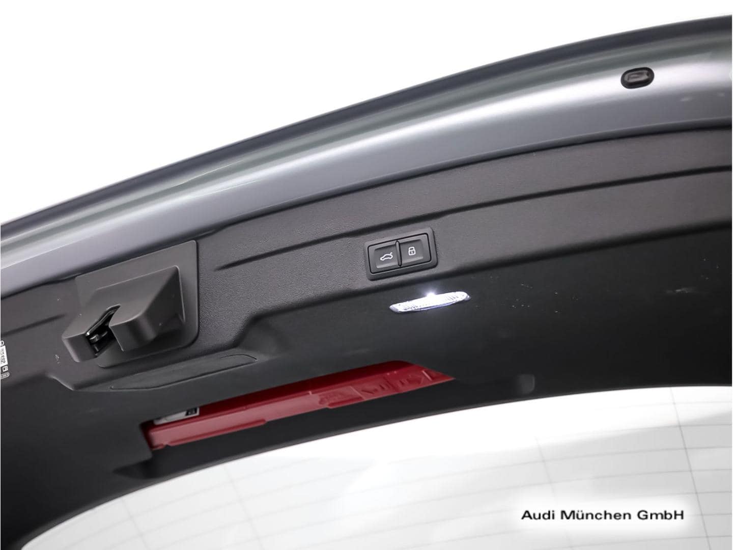 Bild über Audi A6 Avant TDI 150 kW S tronic - für weitere Informationen kontaktieren Sie den Audi Partner
