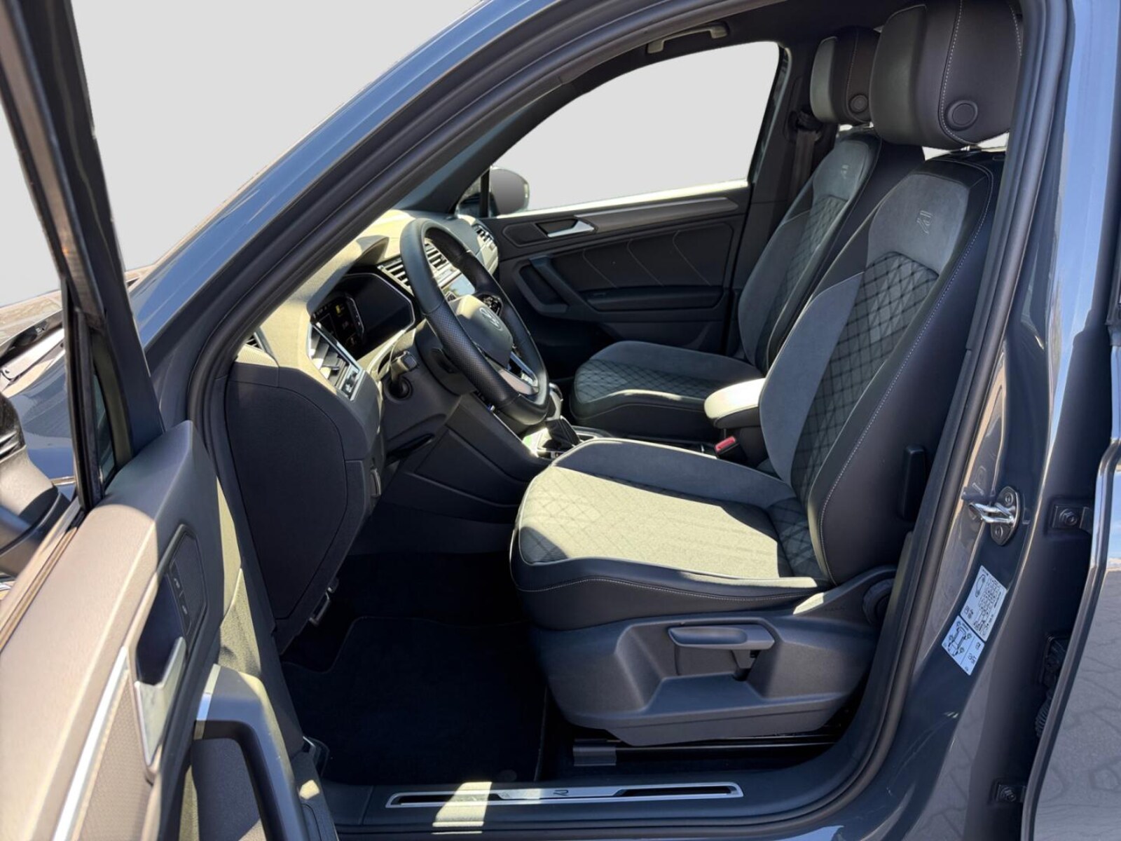 Volkswagen Tiguan – Bild 8