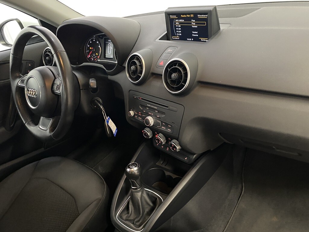 Bild som visar&nbsp;Audi A1 Sportback&nbsp;A1 1.2 TFSI 63(86) kW(hk) 5-växlad - för mer information kontakta din Audi Partner