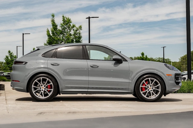2025 Porsche Cayenne Hybrid
