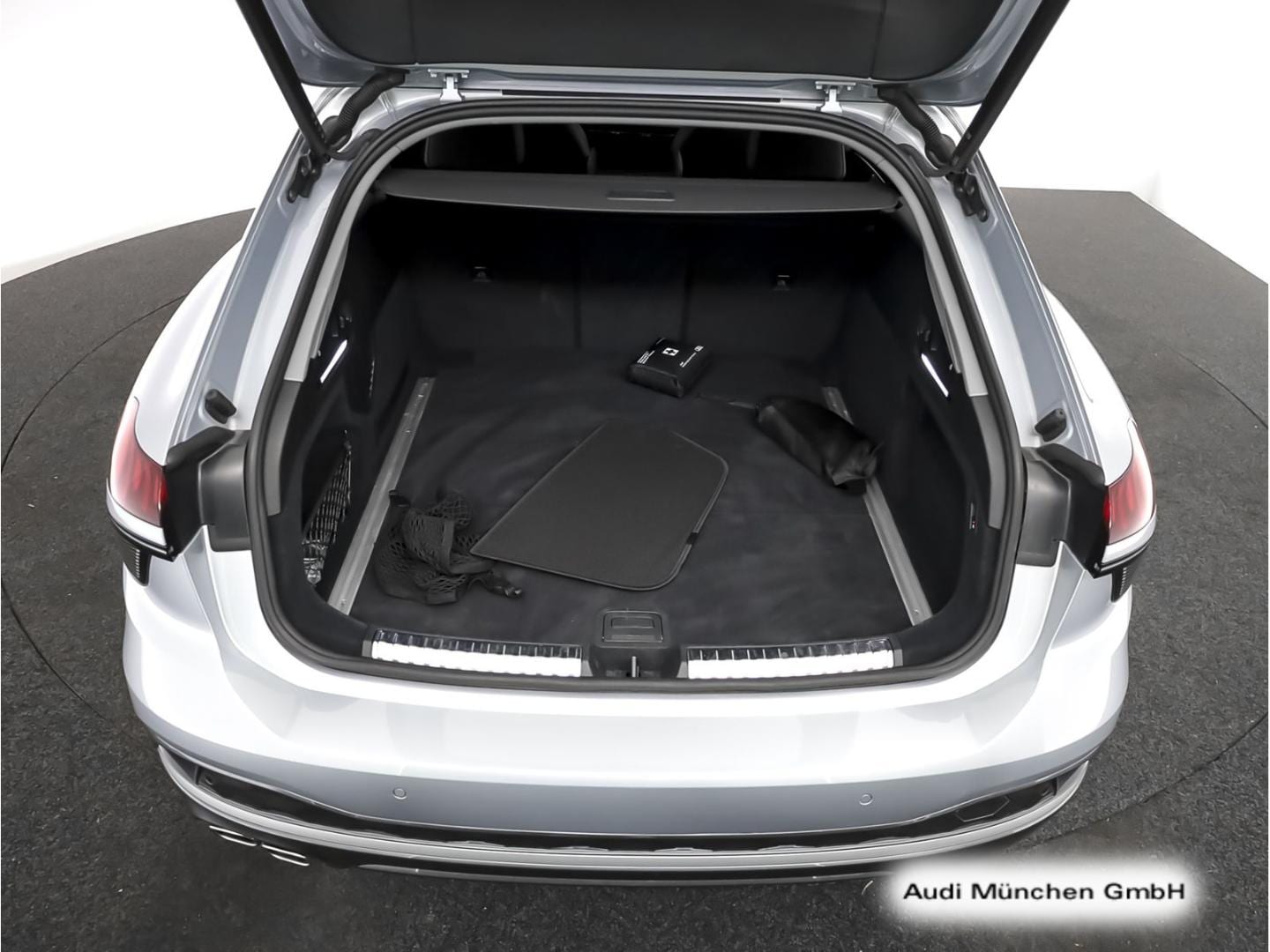 Bild über Audi A6 Avant TDI 150 kW S tronic - für weitere Informationen kontaktieren Sie den Audi Partner