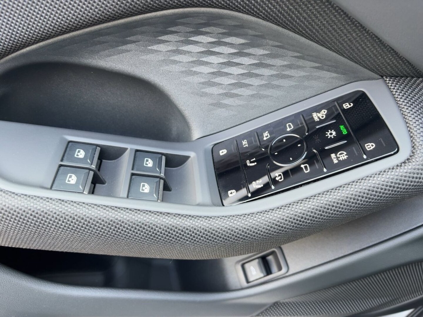 Bild über Audi A6 Avant TDI quattro 150 kW S tronic - für weitere Informationen kontaktieren Sie den Audi Partner