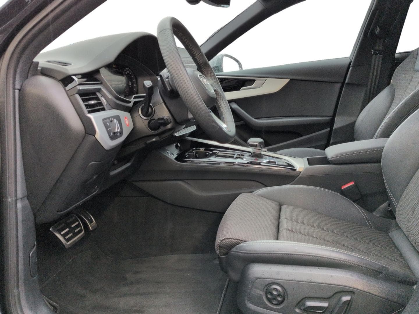 Bild über Audi A4 Avant S line 40 TFSI quattro S tronic - für weitere Informationen kontaktieren Sie den Audi Partner
