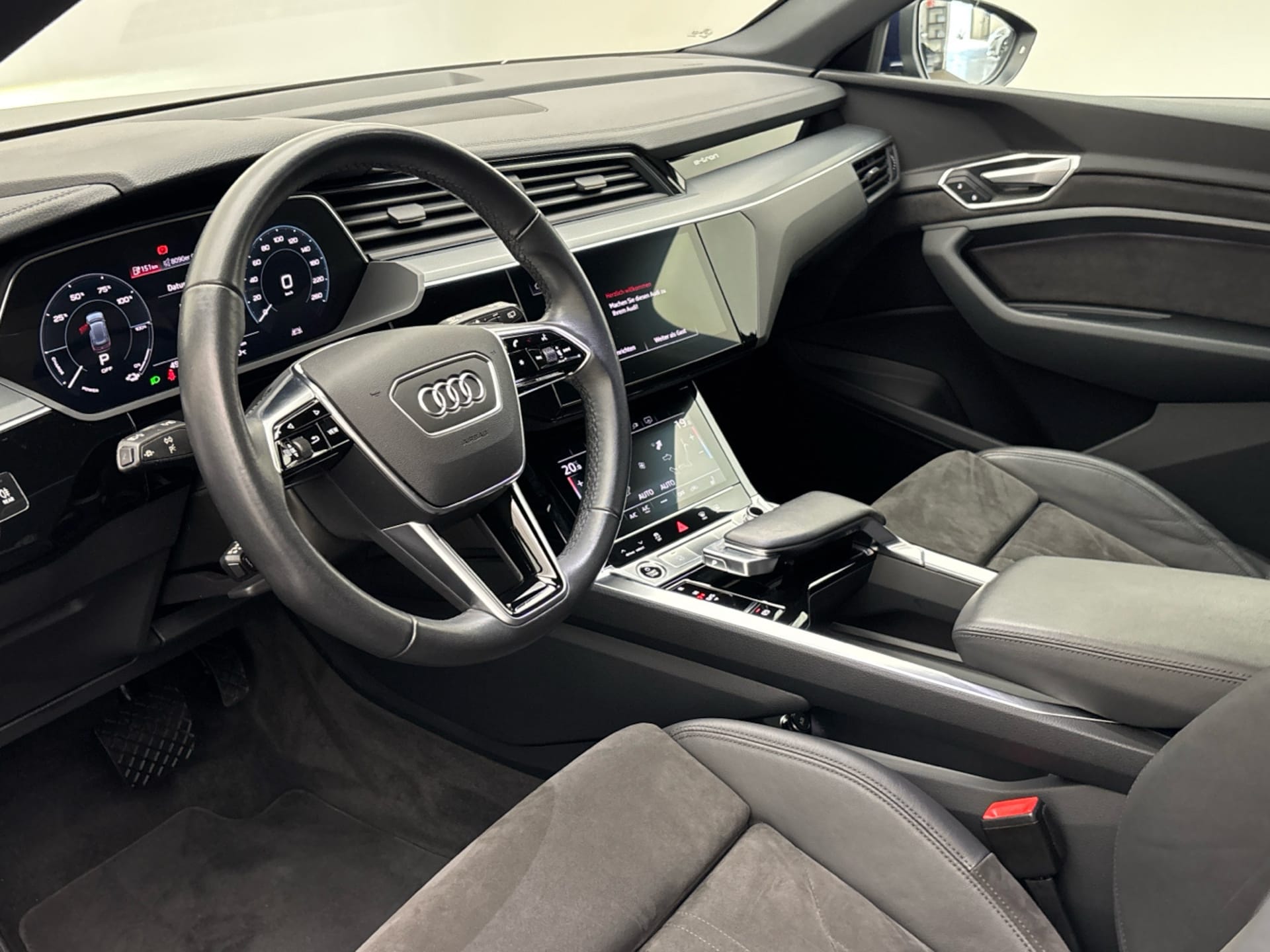 Audi e-tron advanced