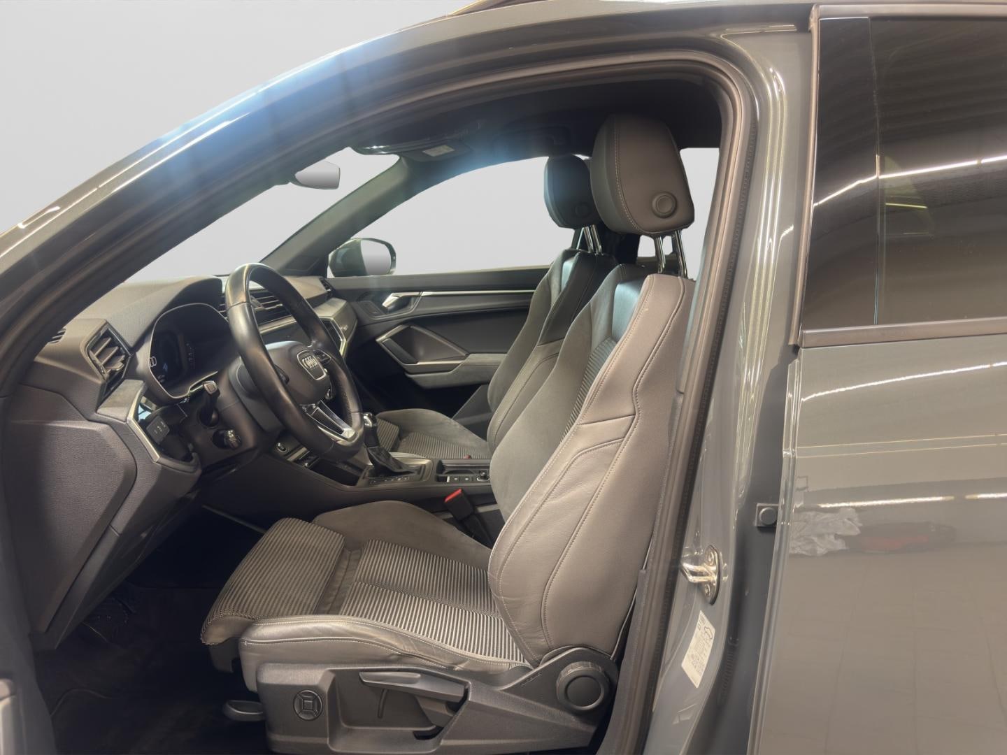 Bild über Audi Q3 TFSI e 45 TFSI e S tronic - für weitere Informationen kontaktieren Sie den Audi Partner
