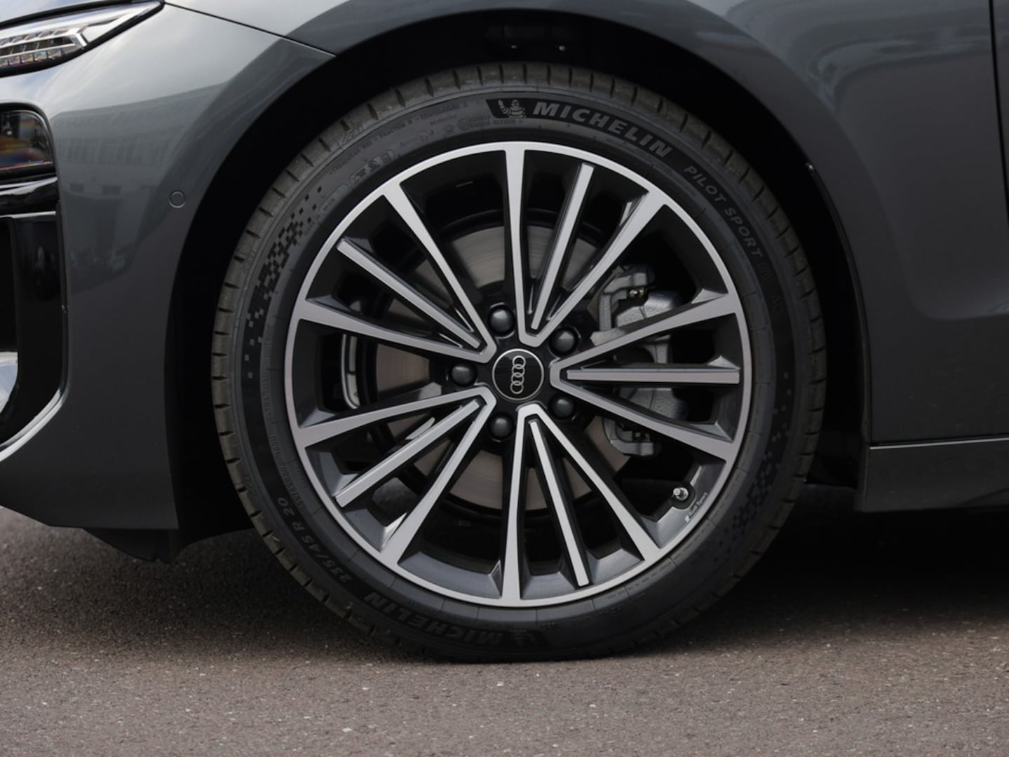Bild über Audi A6 Avant e-tron e-tron 210 kW - für weitere Informationen kontaktieren Sie den Audi Partner