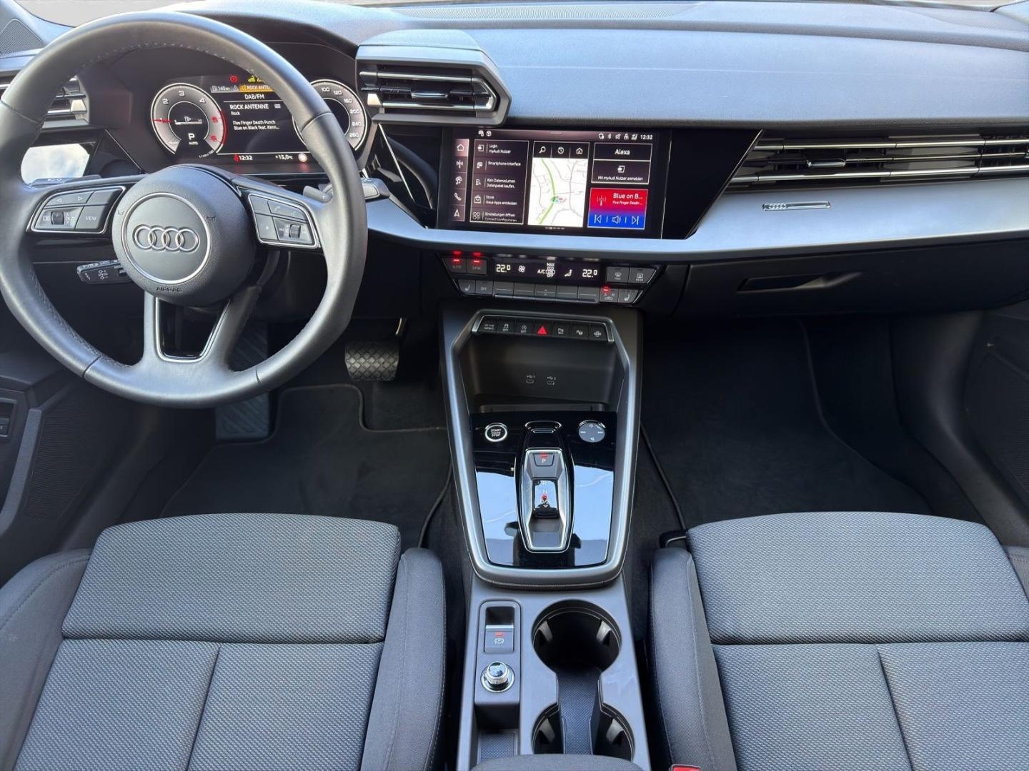 Bild über Audi A3 Sportback 35 TDI S tronic - für weitere Informationen kontaktieren Sie den Audi Partner