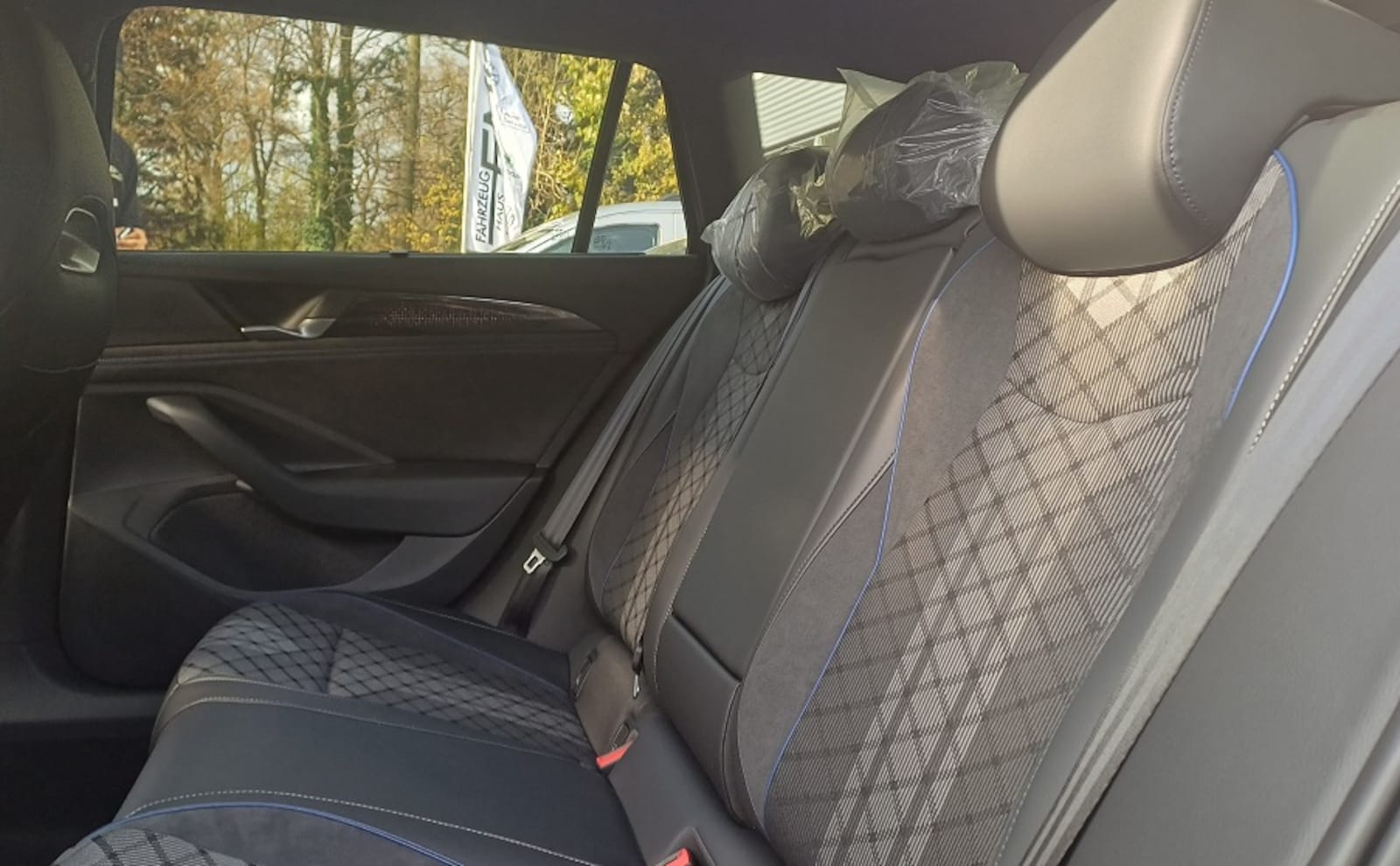 Volkswagen Passat – Bild 8