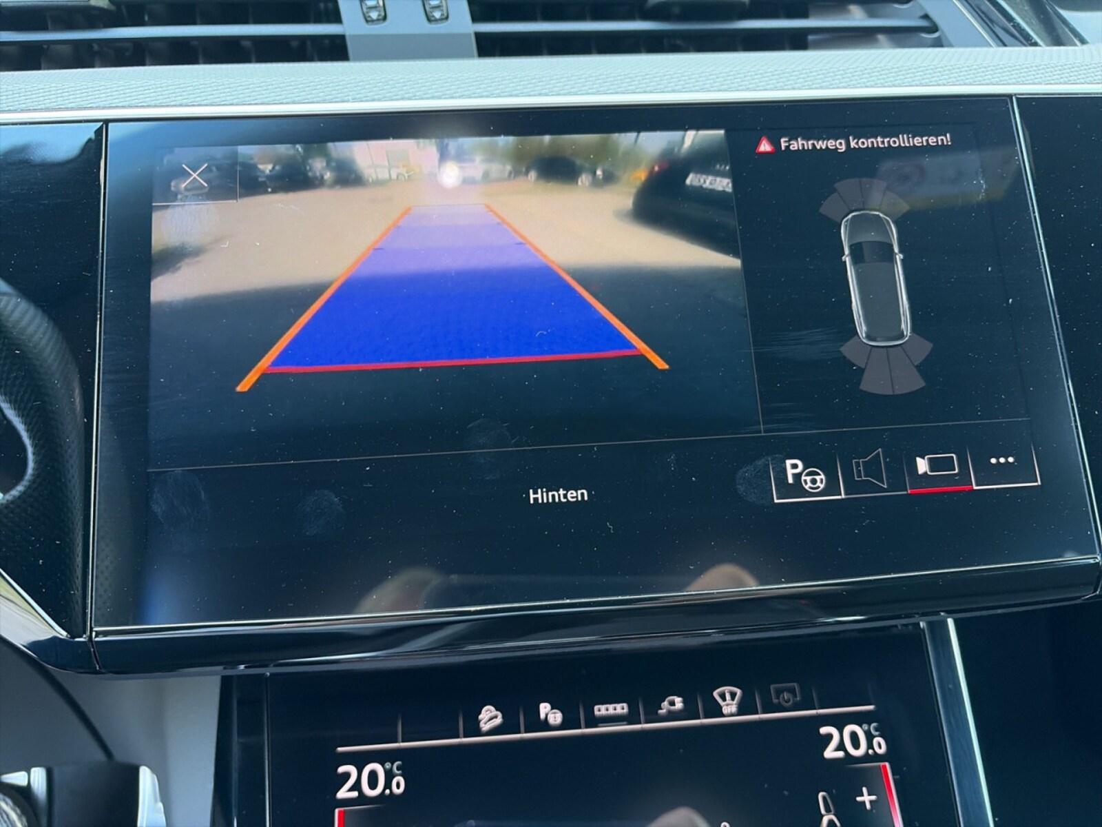 Audi Q8 e-tron – Bild 14