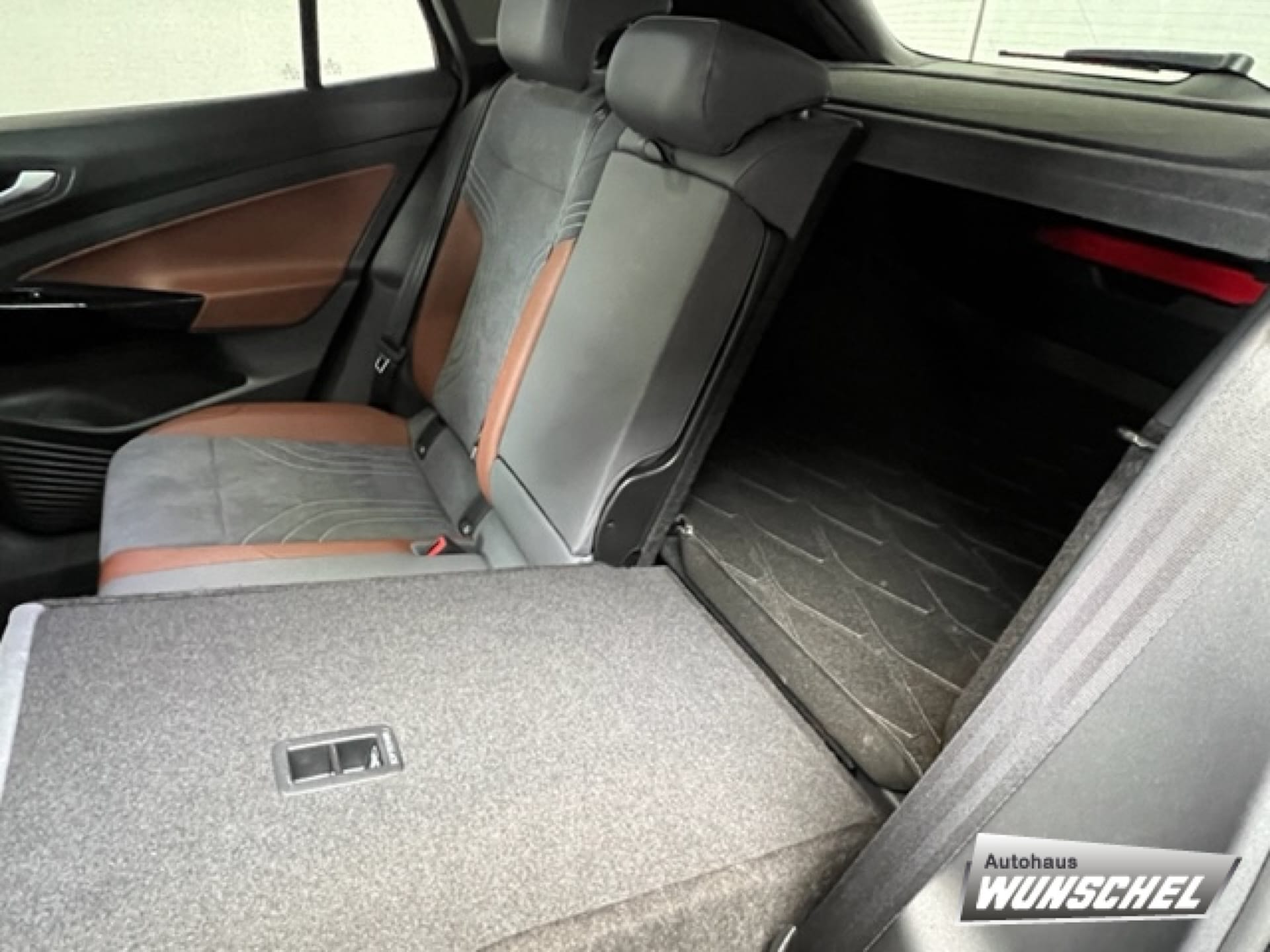Volkswagen ID.4 1st Max
