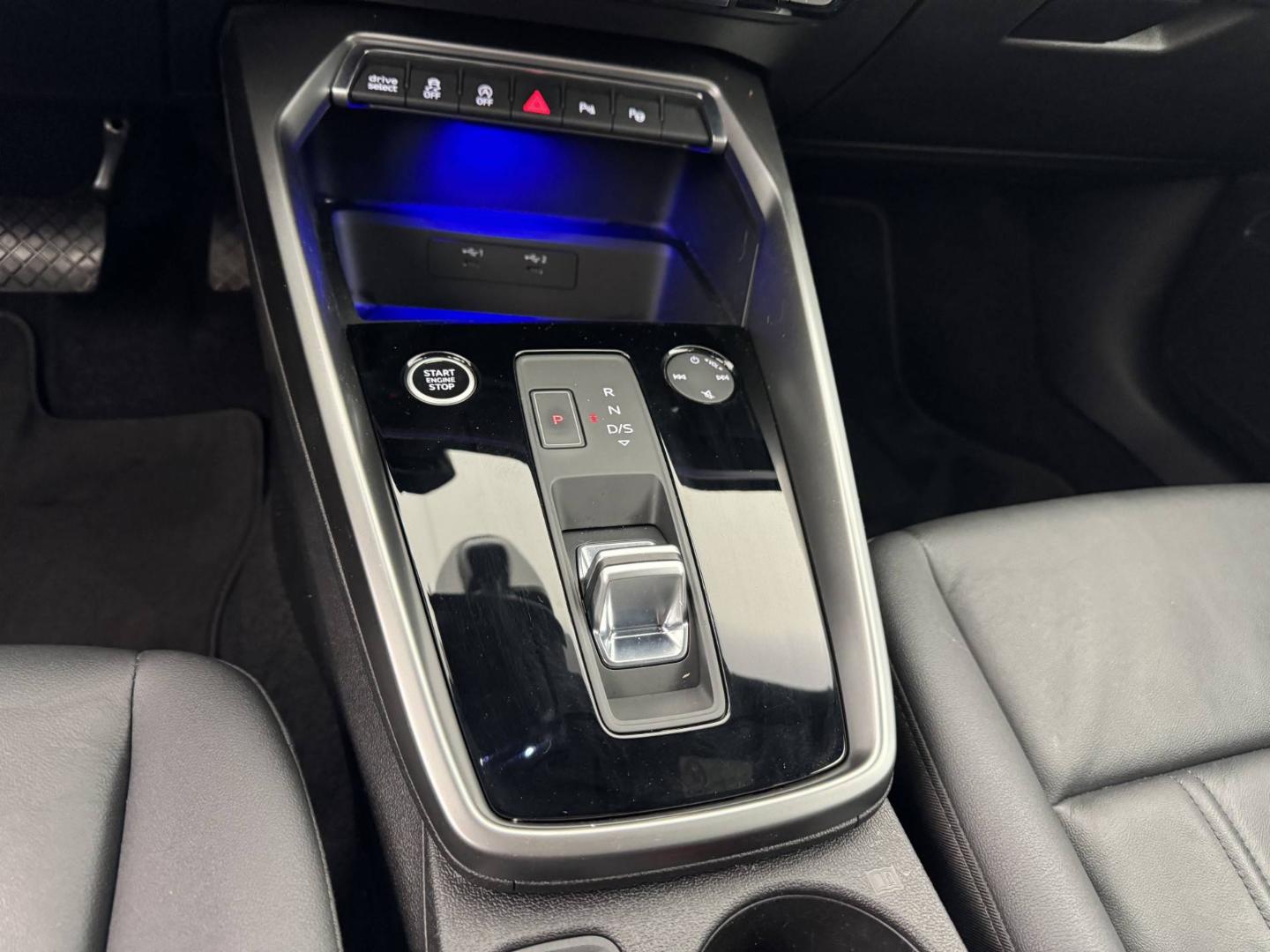 Image about Audi A3 Sportback Design Luxe 35 TDI 110 kW (150 ch) S tronic