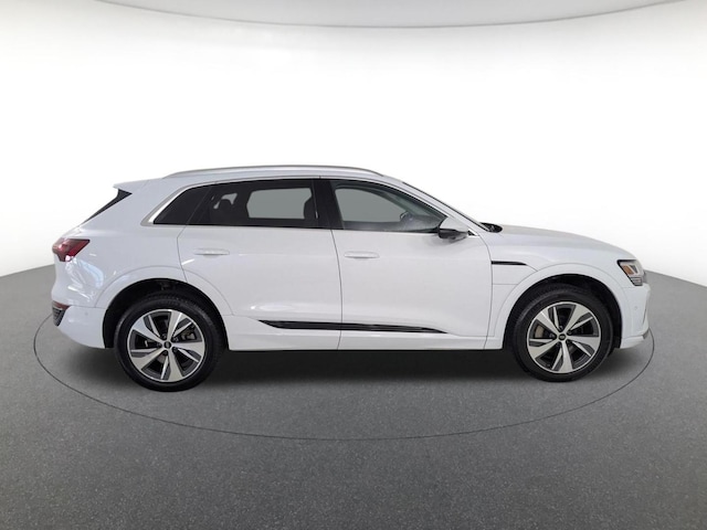 2024 Audi Q8 e-tron