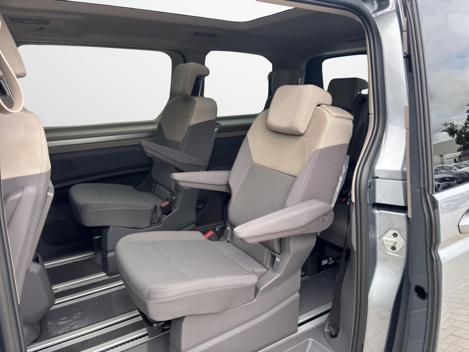 Volkswagen Multivan – Bild 12