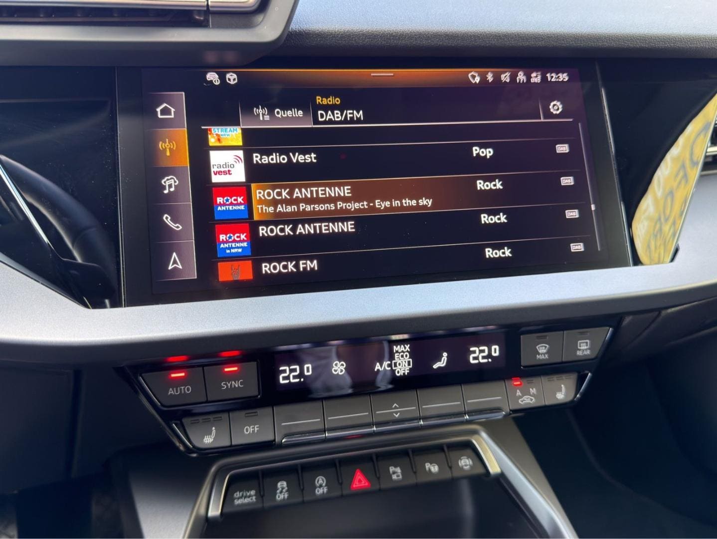 Bild über Audi A3 Sportback 35 TDI S tronic - für weitere Informationen kontaktieren Sie den Audi Partner