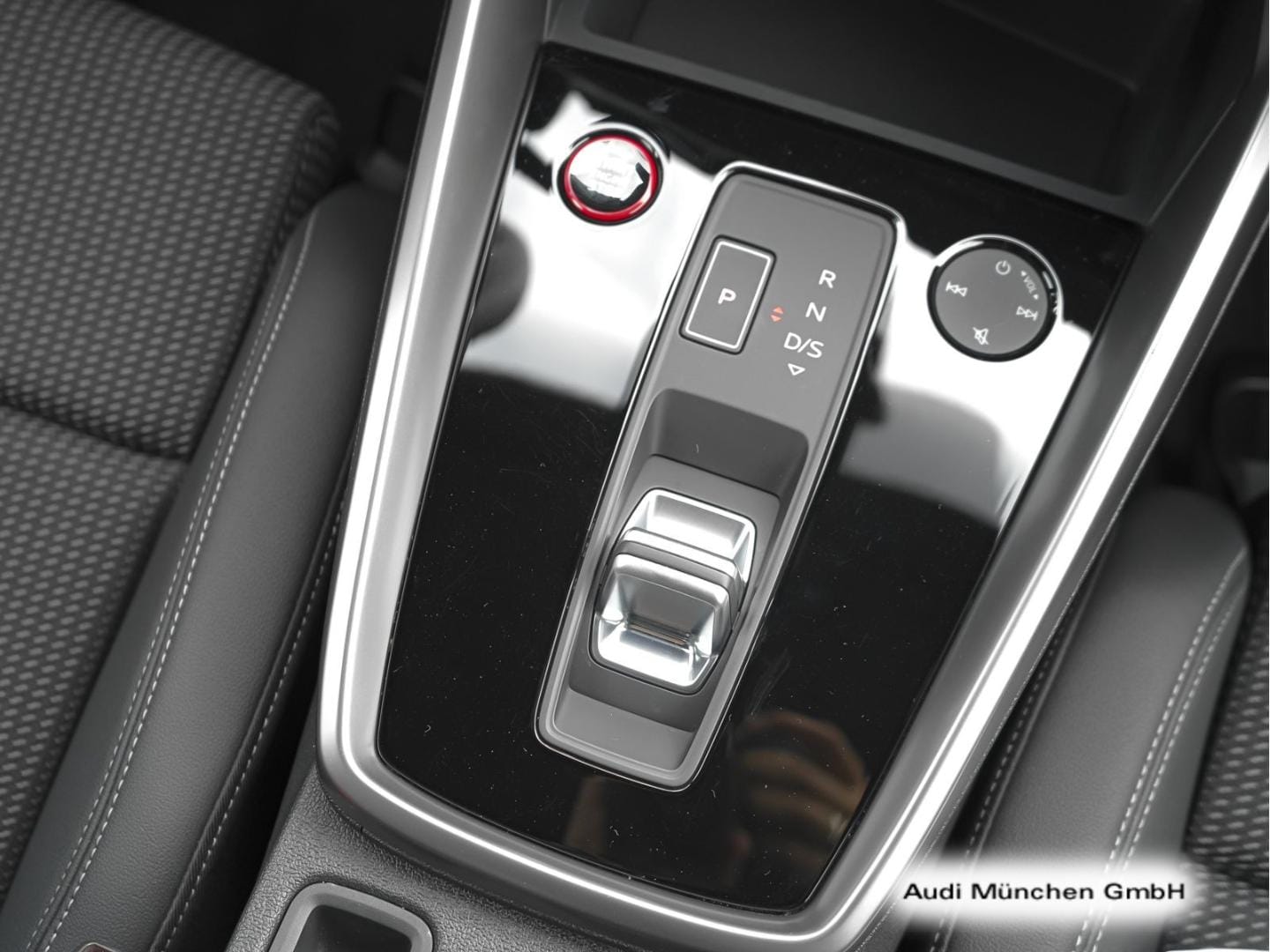 Bild über Audi S3 Sportback TFSI quattro S tronic - für weitere Informationen kontaktieren Sie den Audi Partner