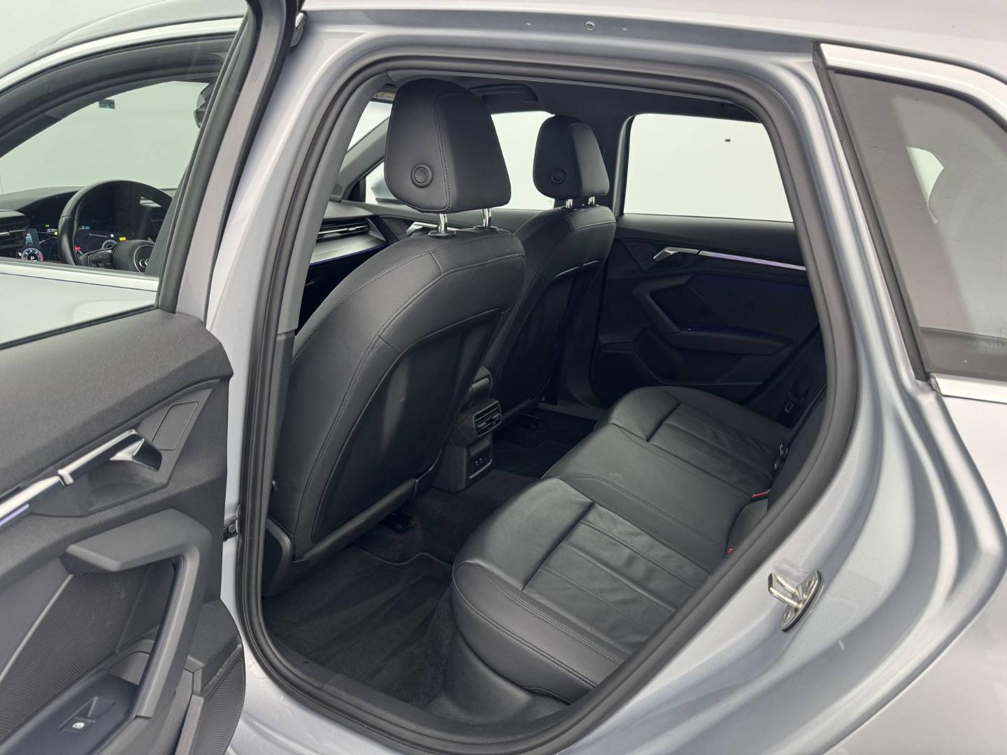 Image about Audi A3 Sportback Design Luxe 35 TDI 110 kW (150 ch) S tronic