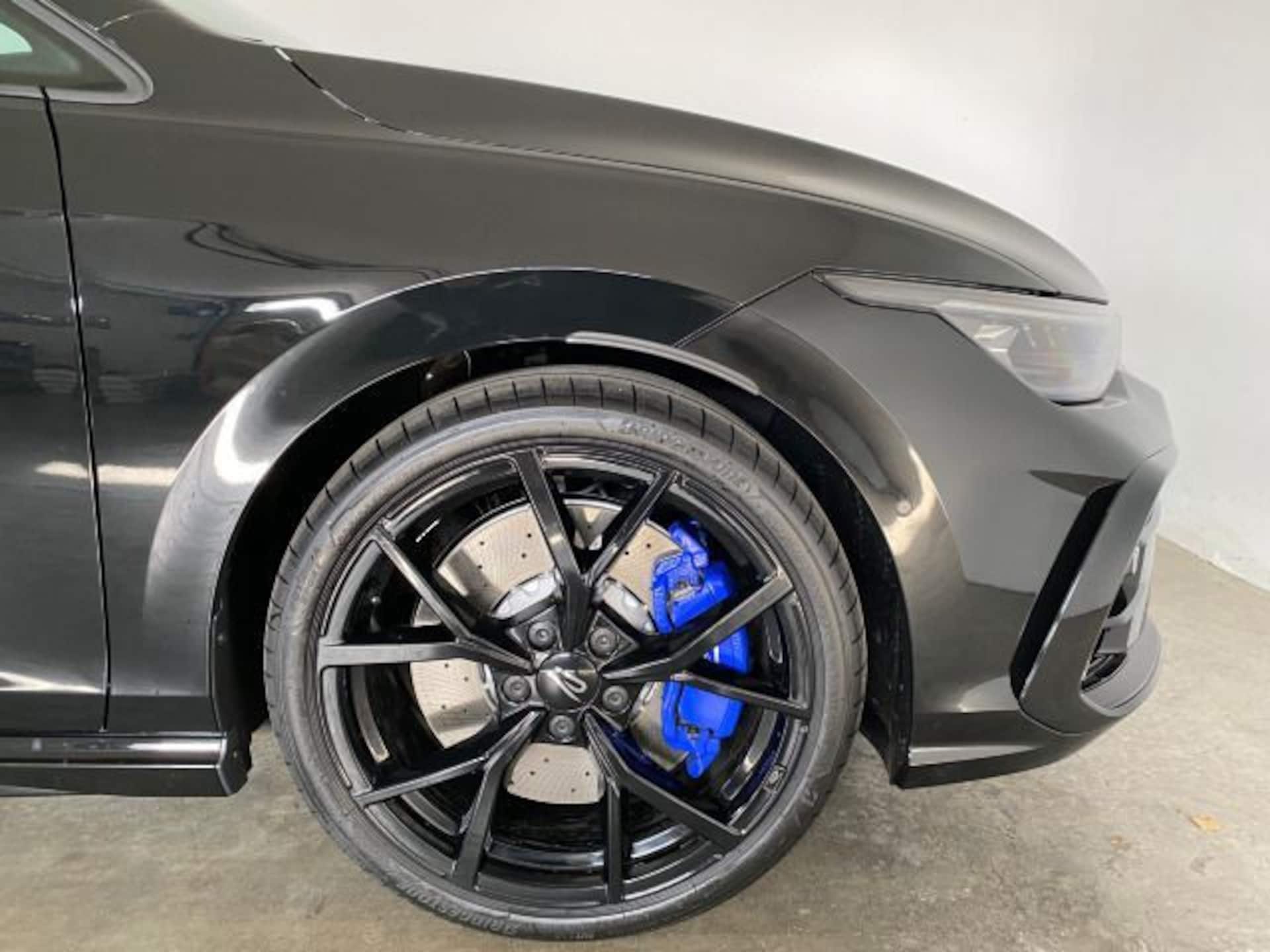 Volkswagen Golf Variant R