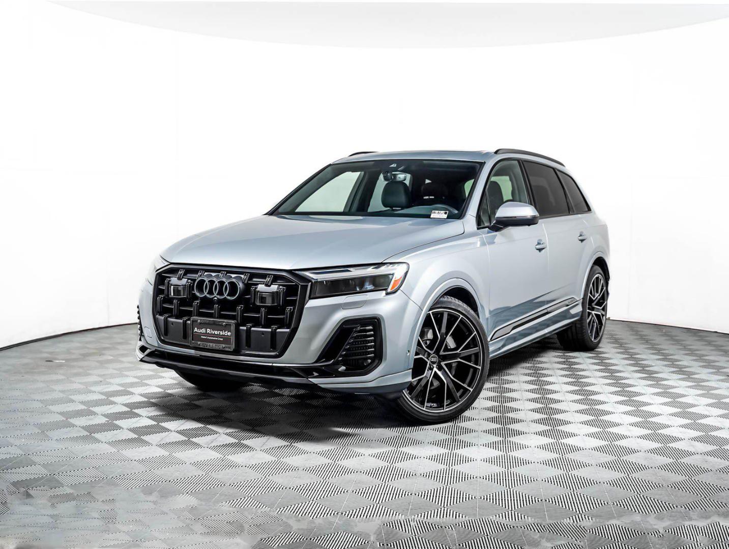 2025 Audi Q7 55 Premium Plus quattro Tiptronic's photo