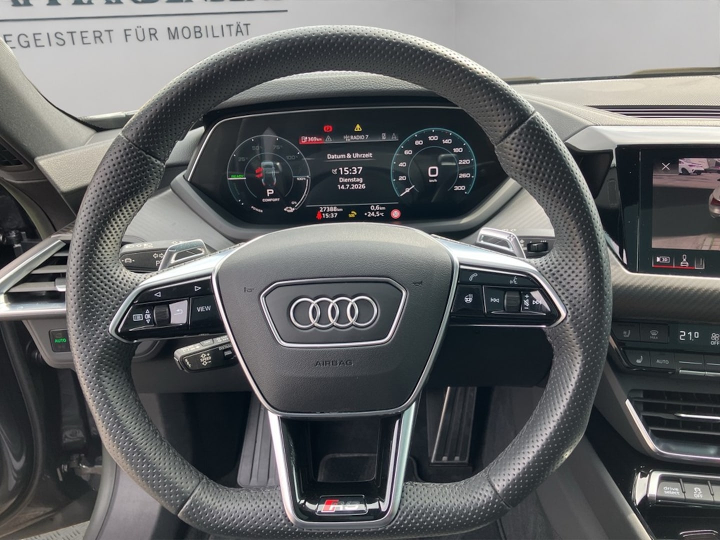 Bild über Audi RS e-tron GT e-tron quattro - für weitere Informationen kontaktieren Sie den Audi Partner