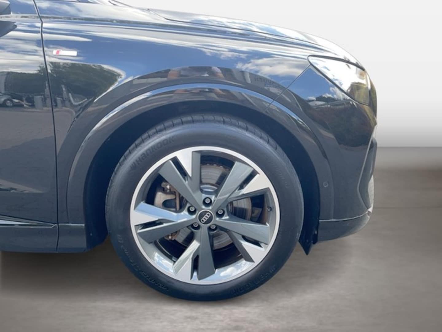 Bild über Audi Q4 Sportback e-tron 50 e-tron quattro - für weitere Informationen kontaktieren Sie den Audi Partner